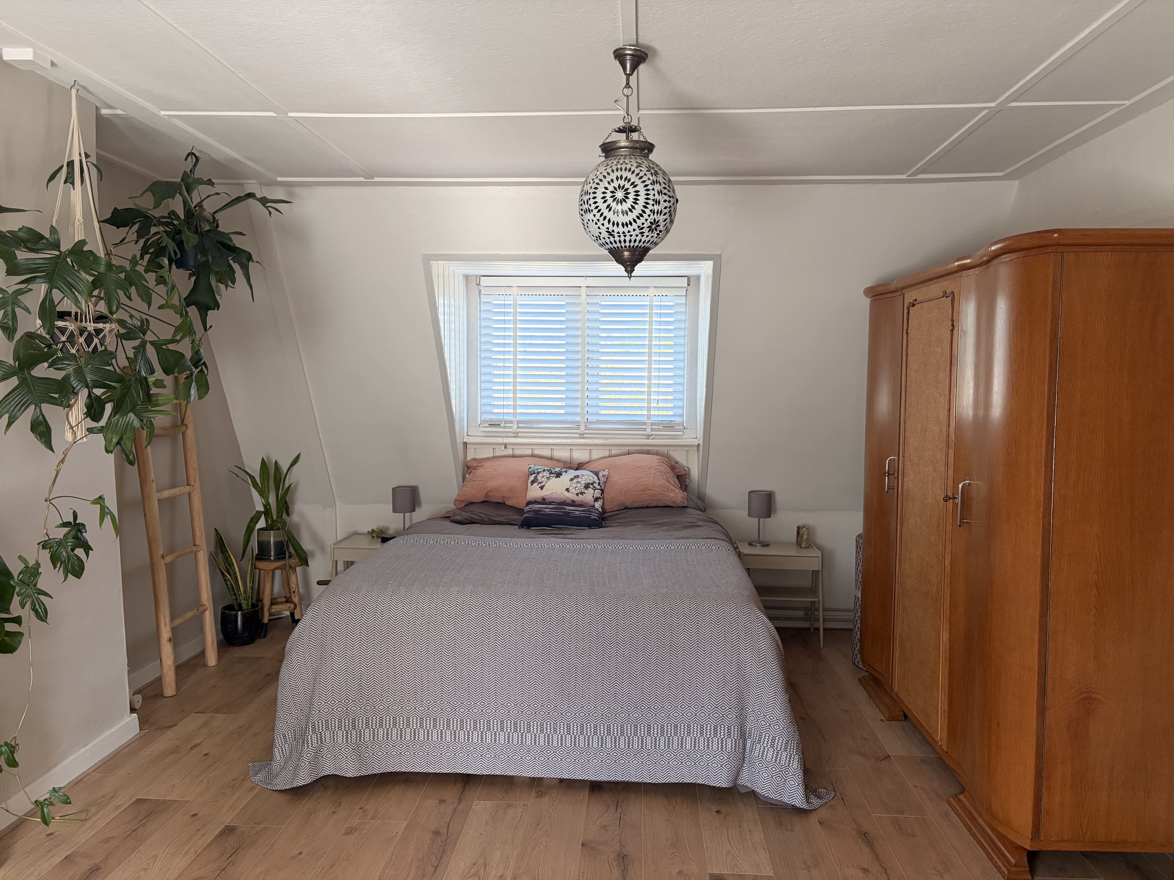 show all photos of Javaplein