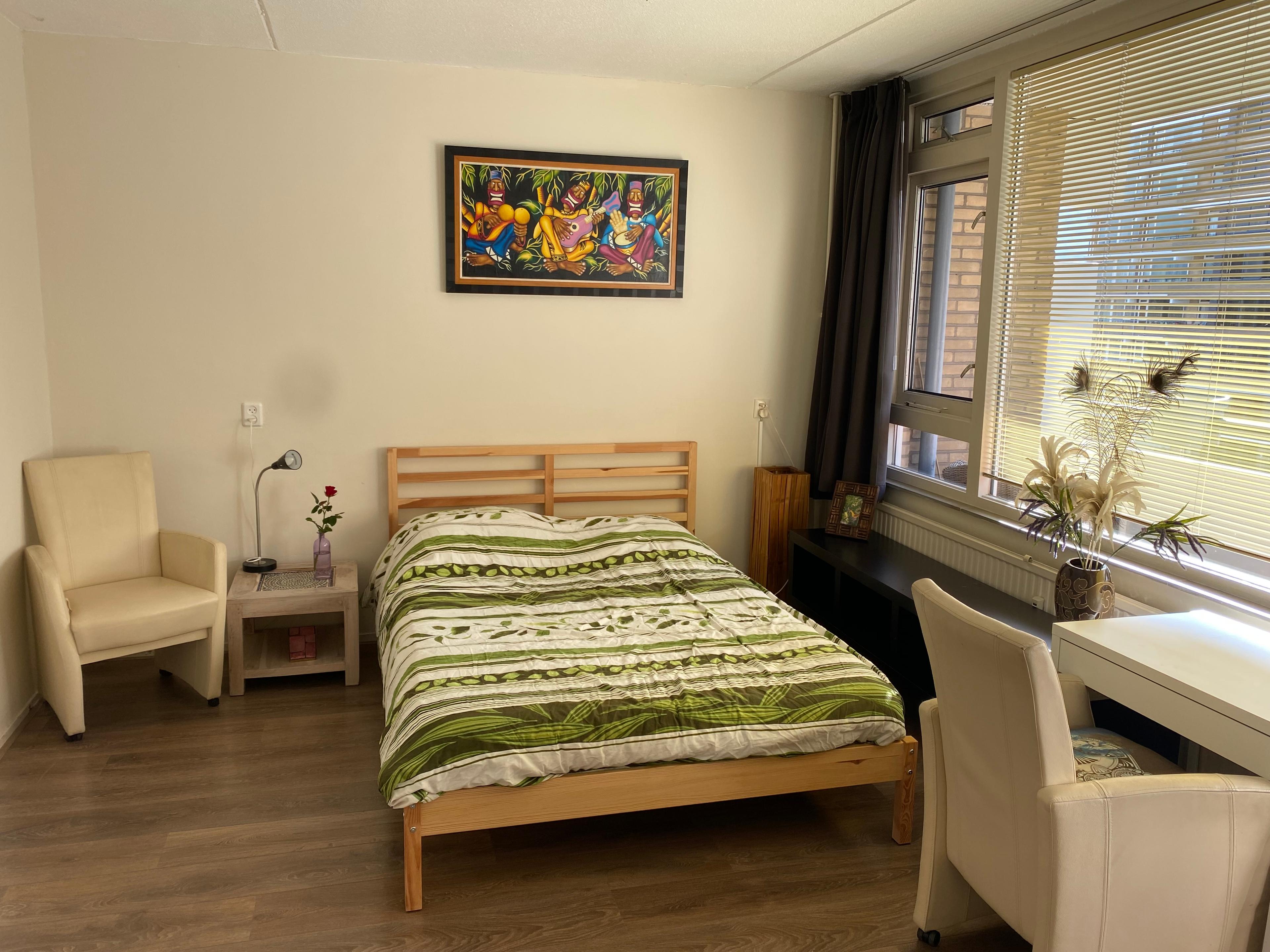 show all photos of Tobias Asserlaan