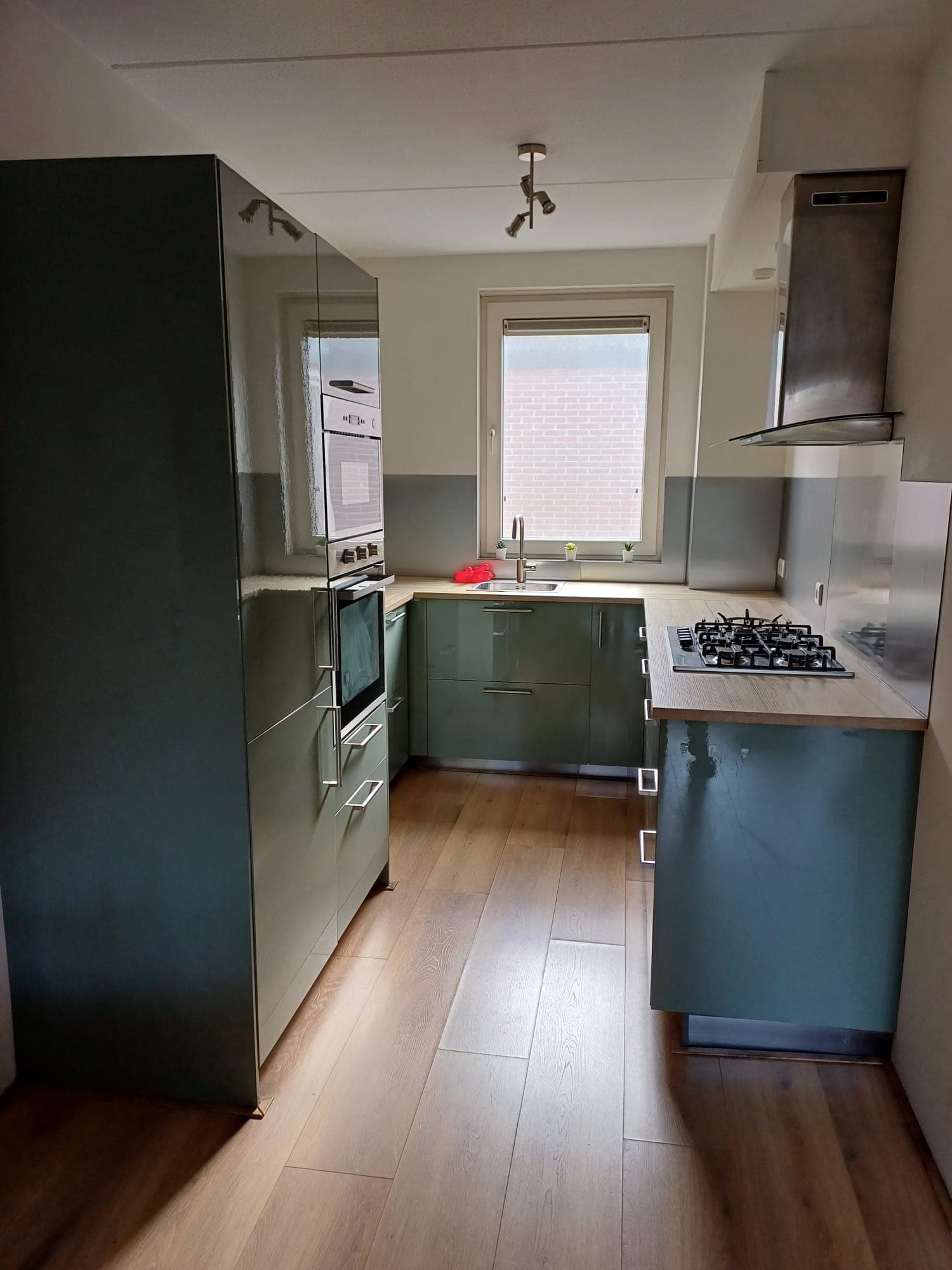 show all photos of Van Limburg Stirumlaan