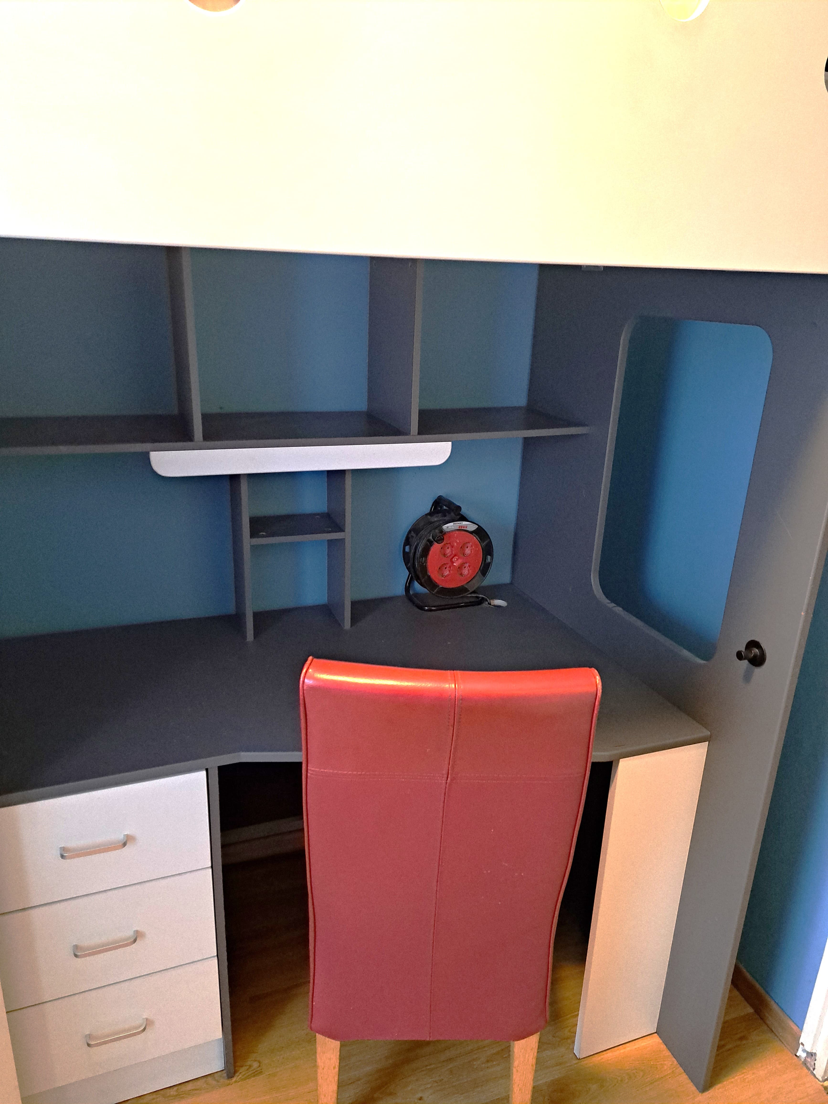 show all photos of Henegouwenlaan