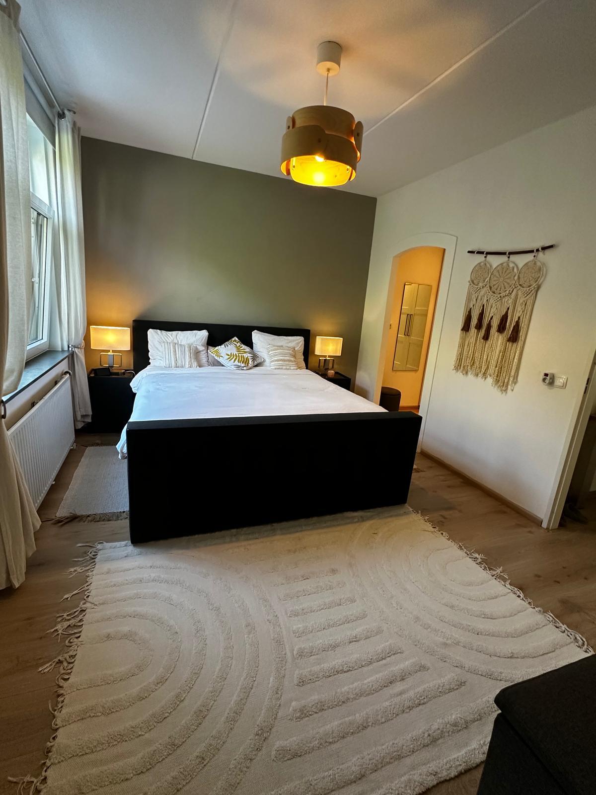 show all photos of Mangostraat