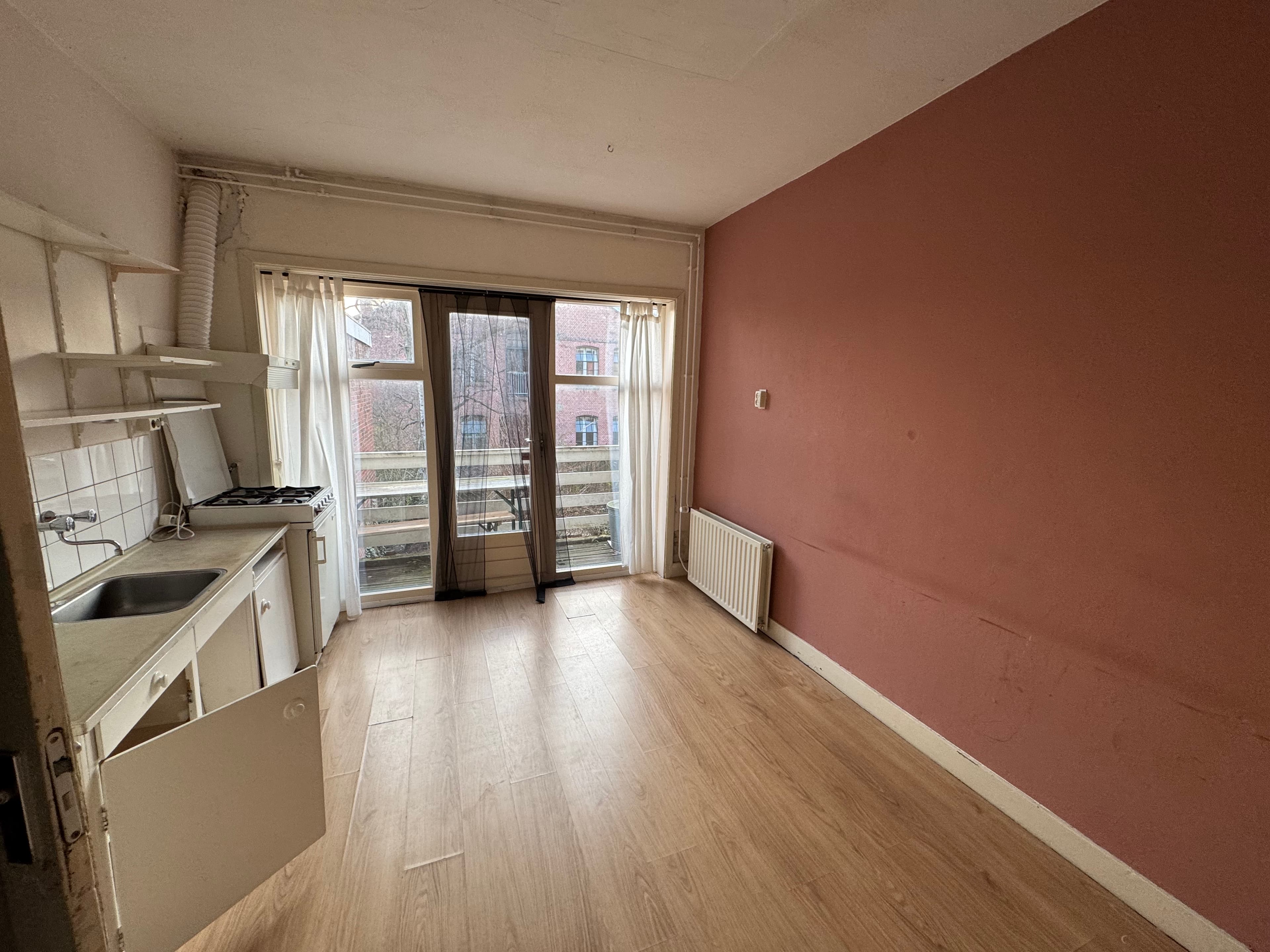 show all photos of Professor Rankestraat