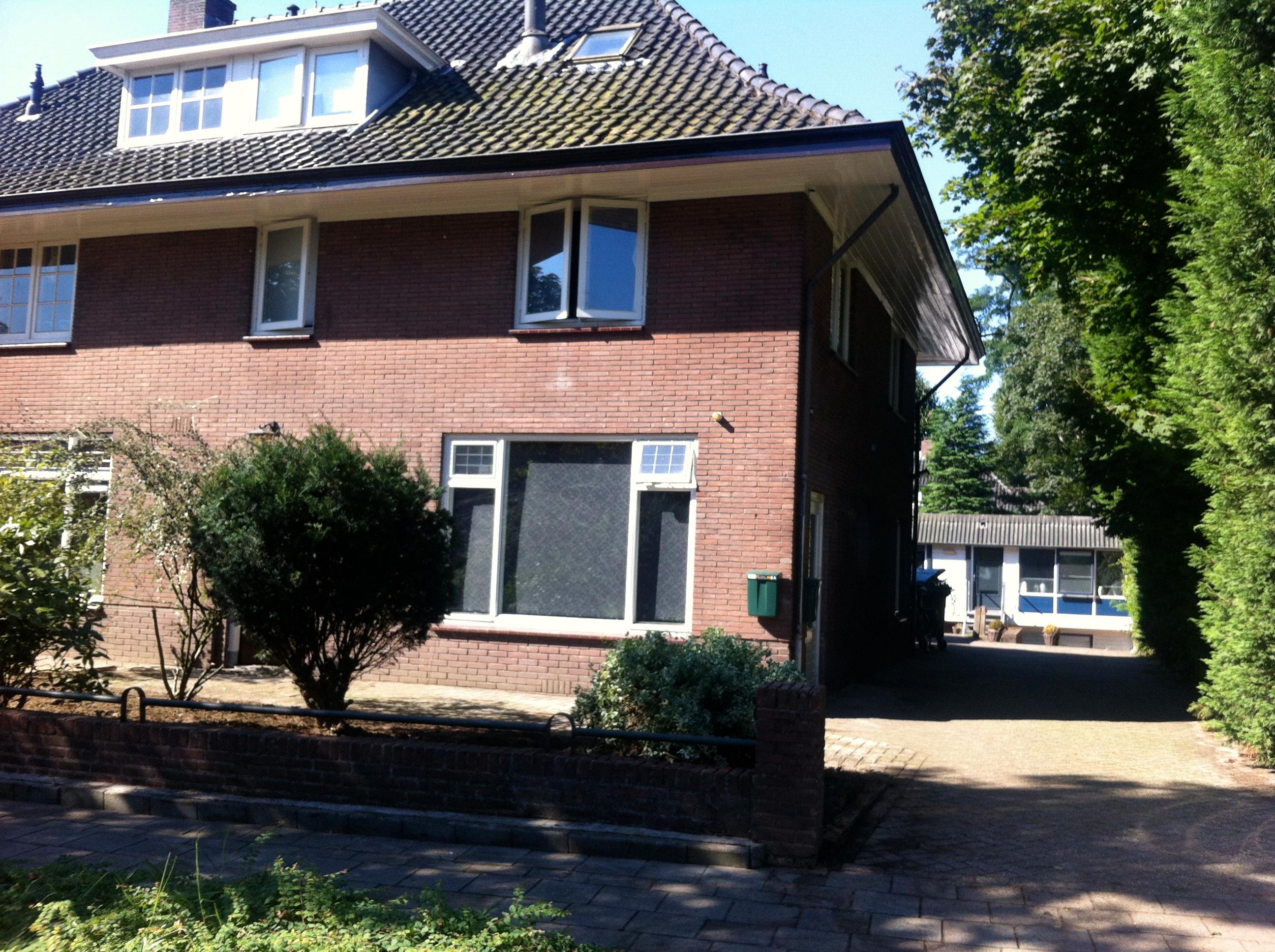 show all photos of Oude Bennekomseweg