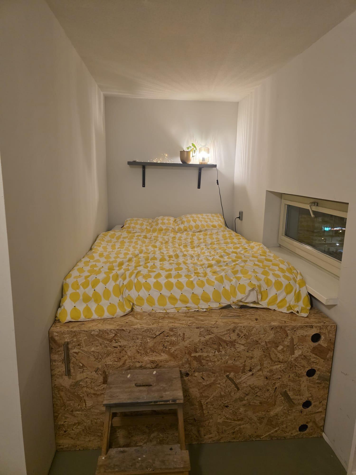 show all photos of Mathenesserplein