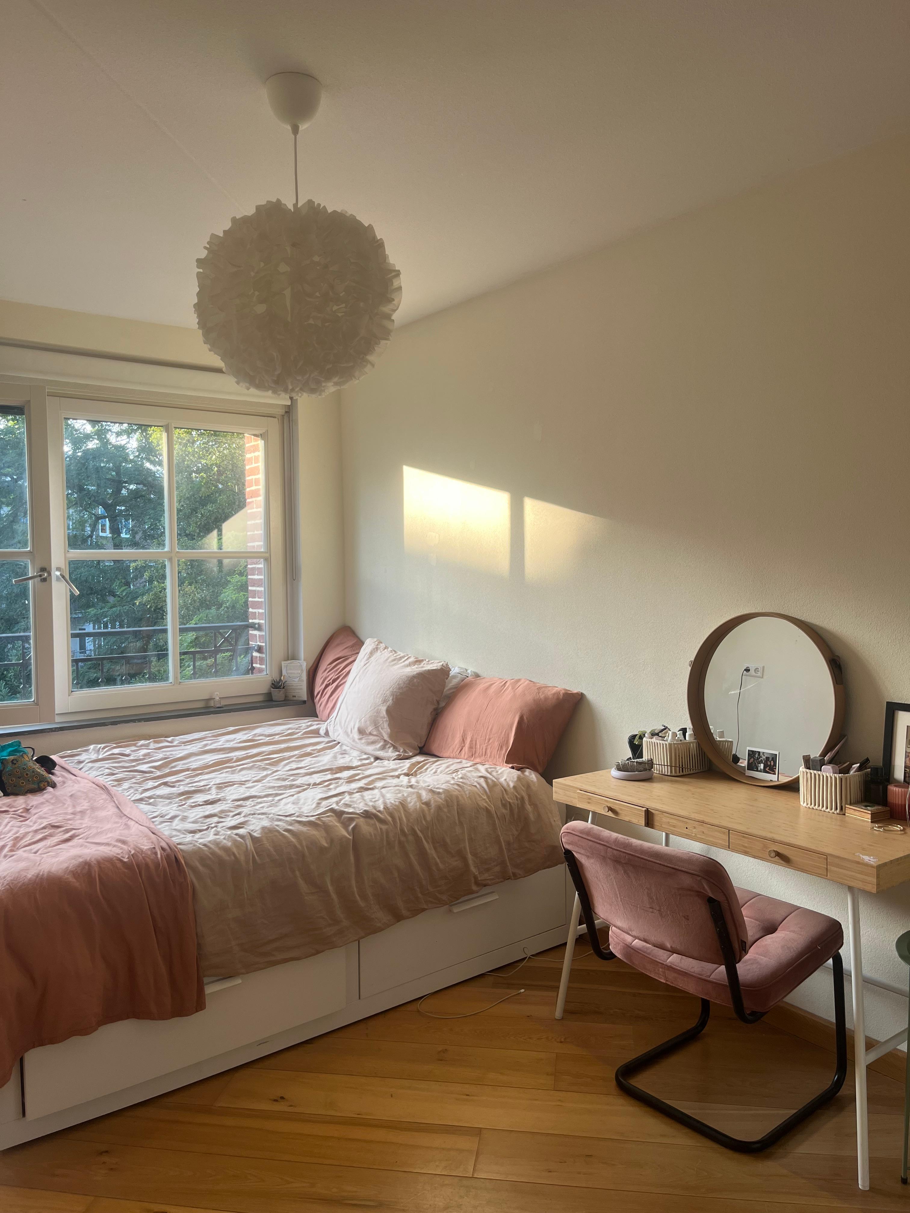 show all photos of Piri Reisplein