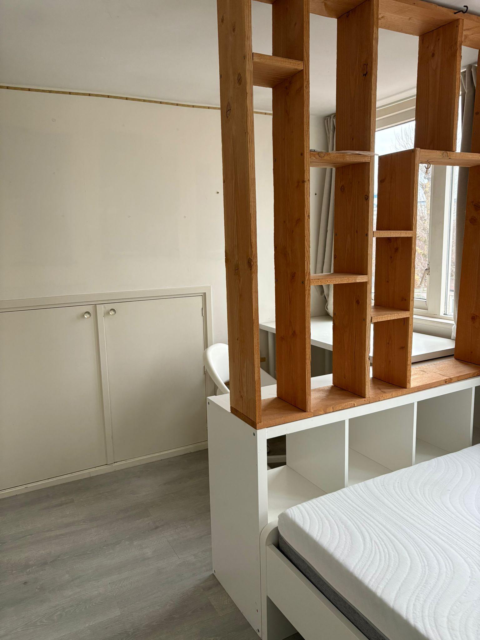 show all photos of Amsterdamseweg