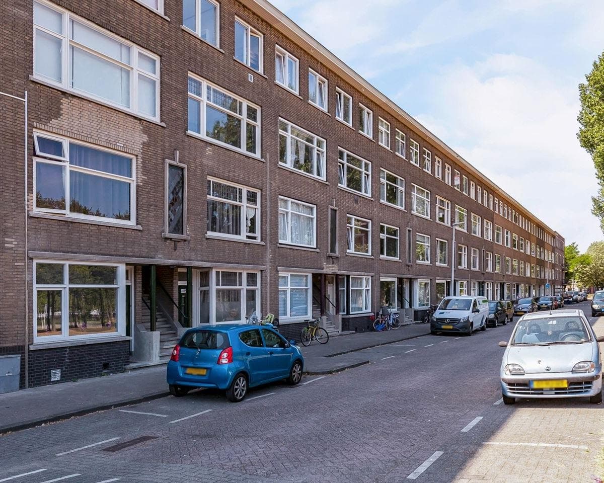 show all photos of West-Varkenoordseweg