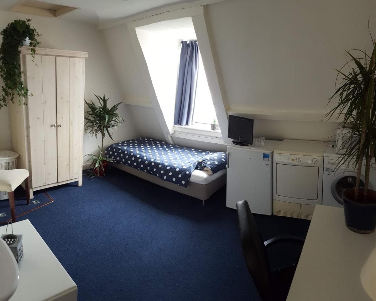 show all photos of Legmeerplein