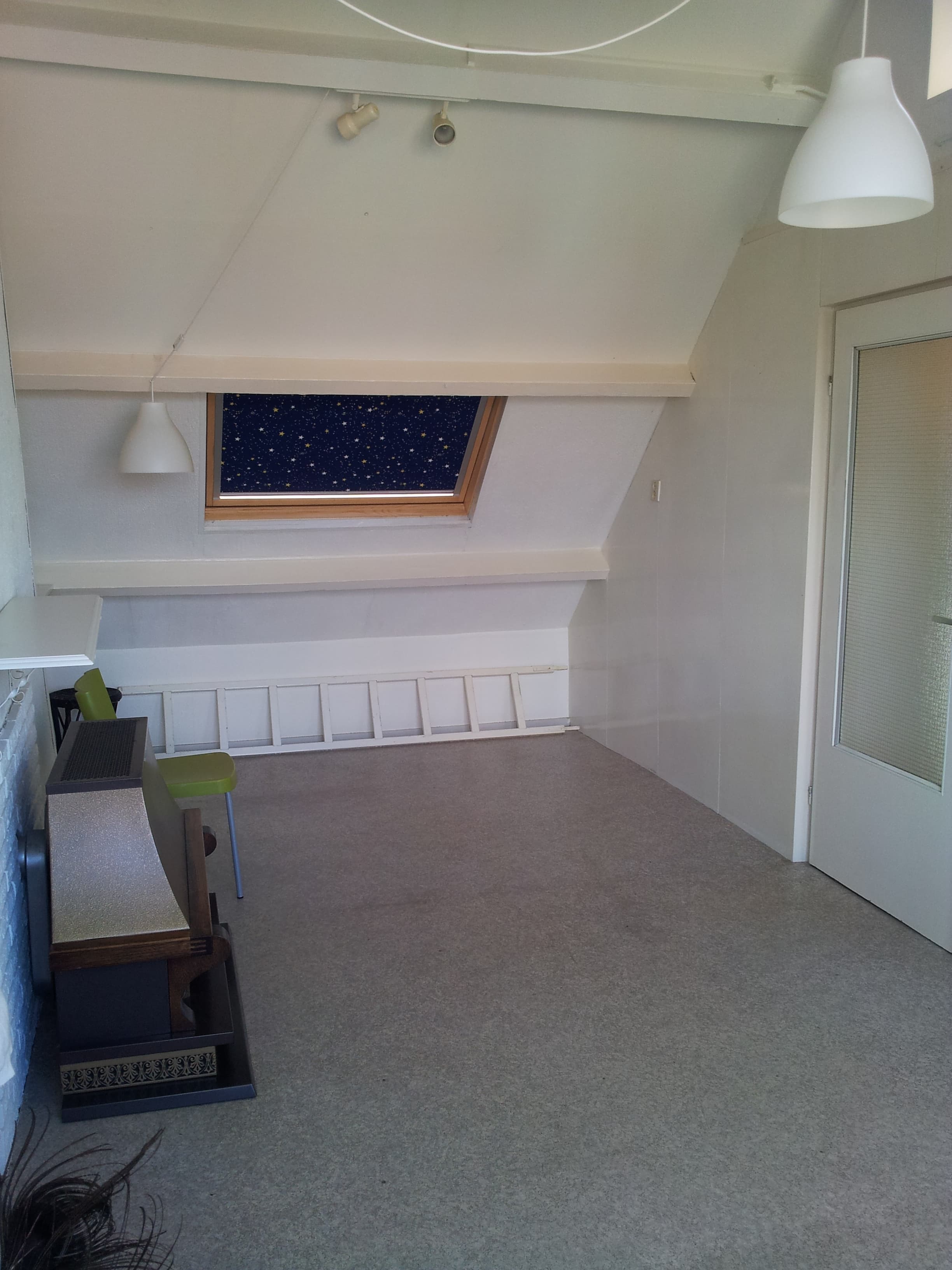 show all photos of Eksterlaan