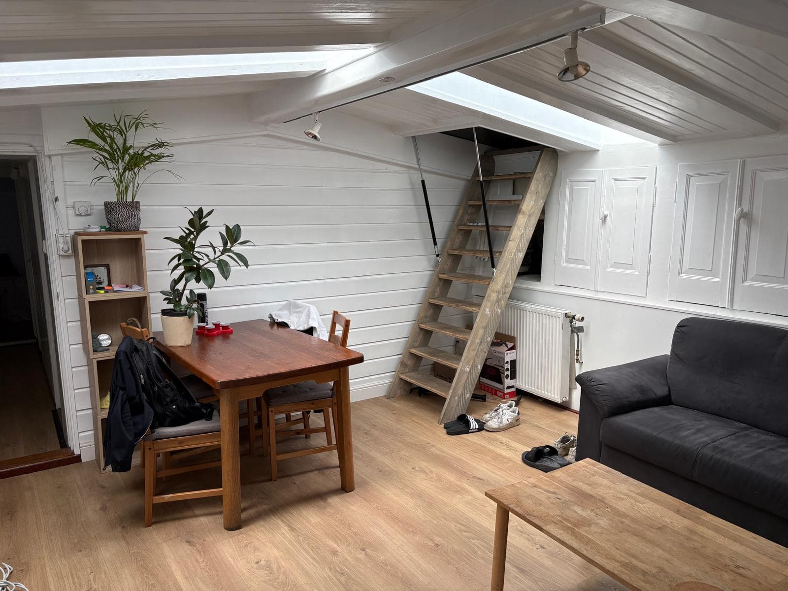 show all photos of Louis Pregerkade