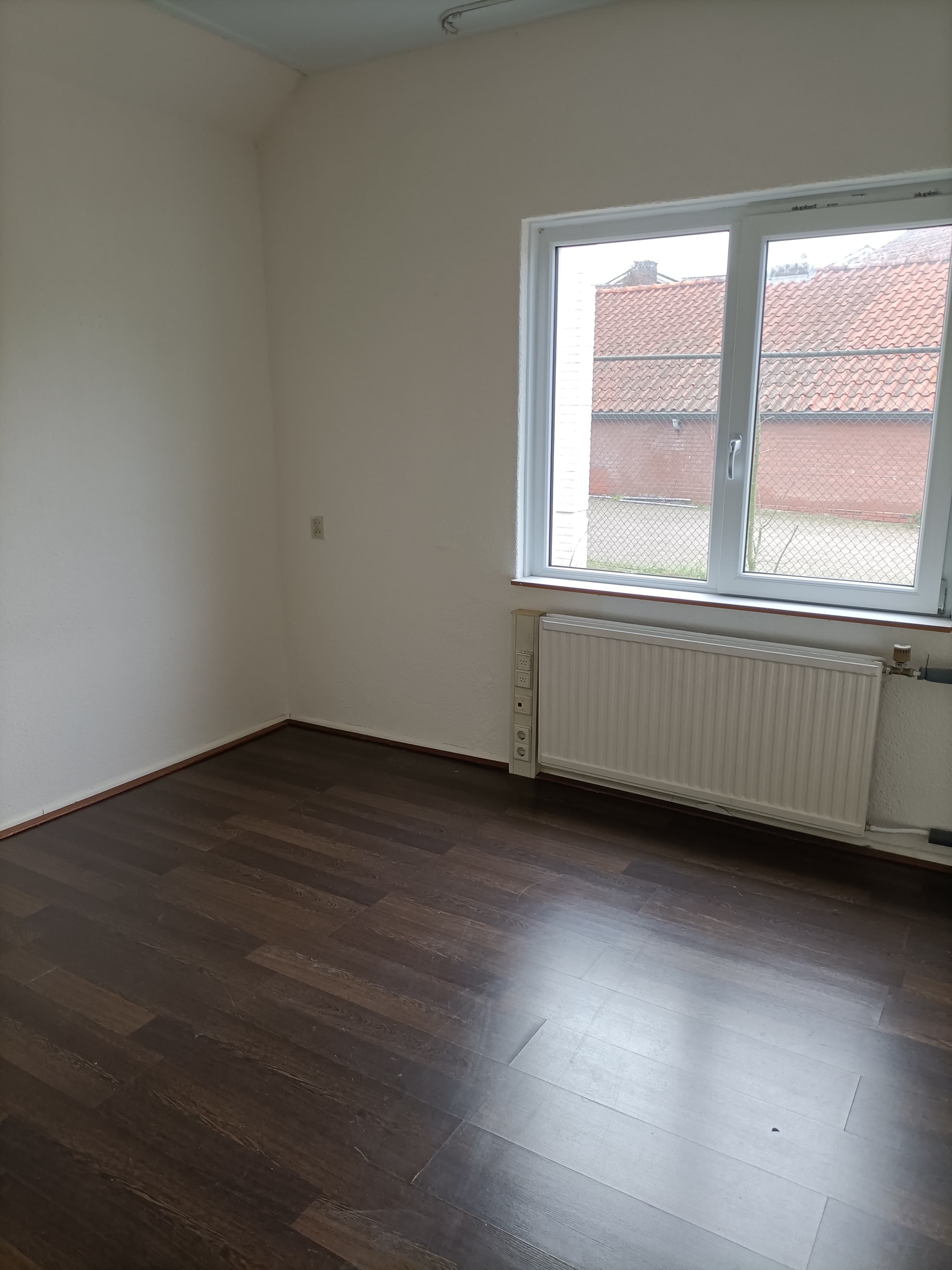 show all photos of Veenderweg