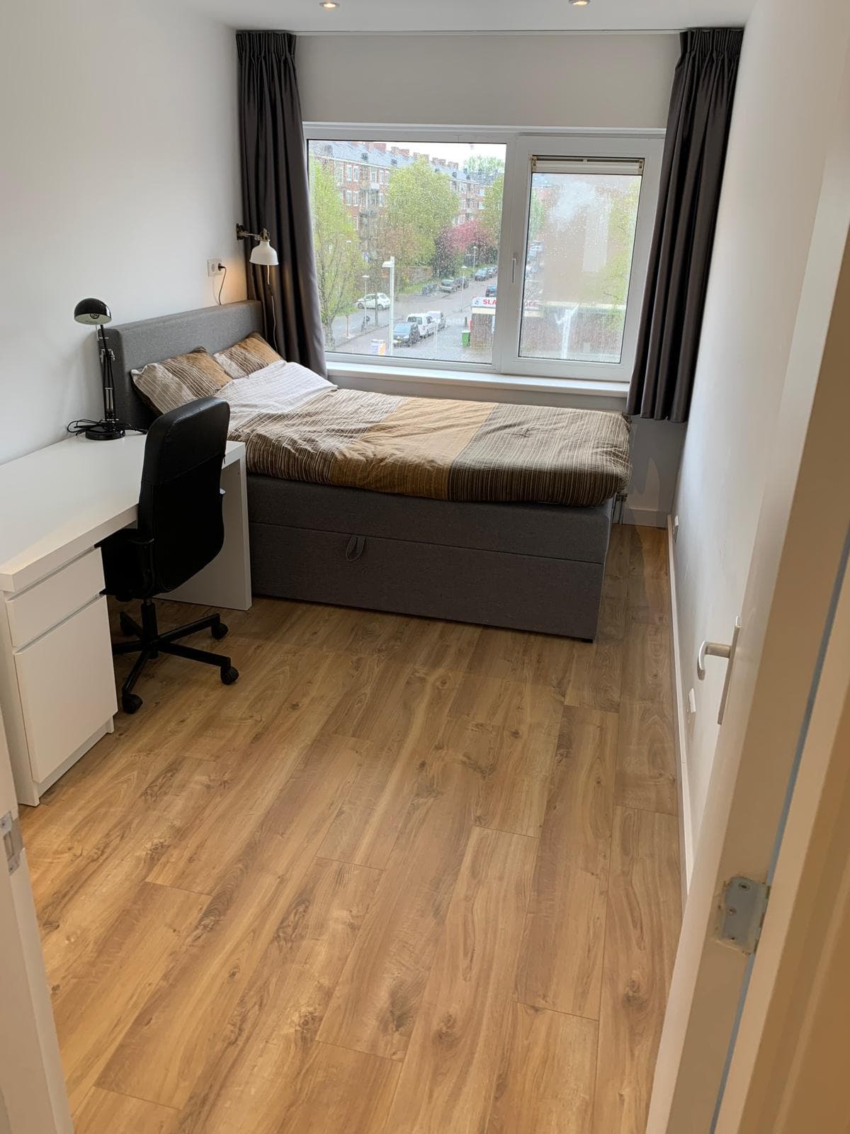 show all photos of Nieuwe Laan