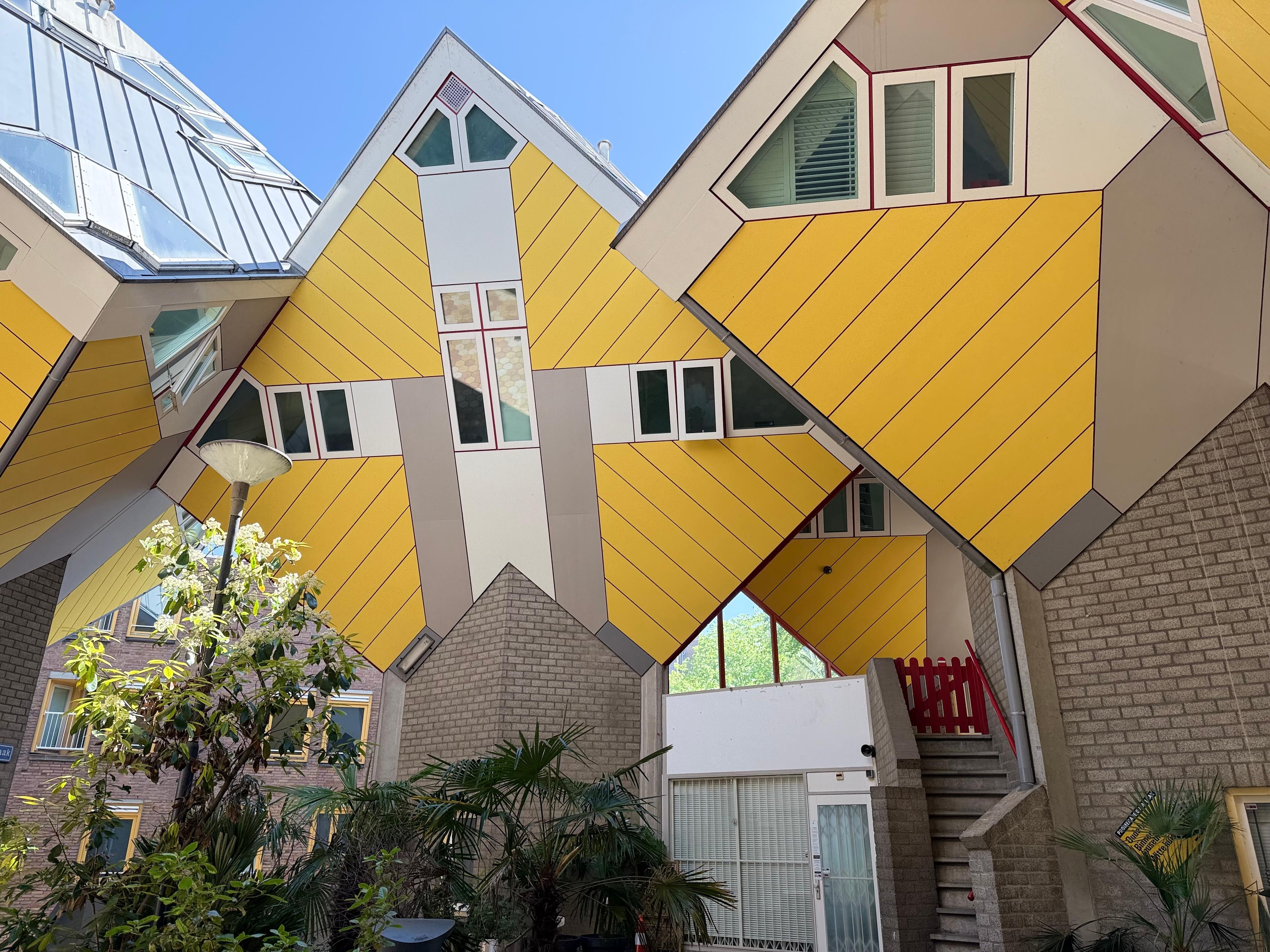 show all photos of Overblaak