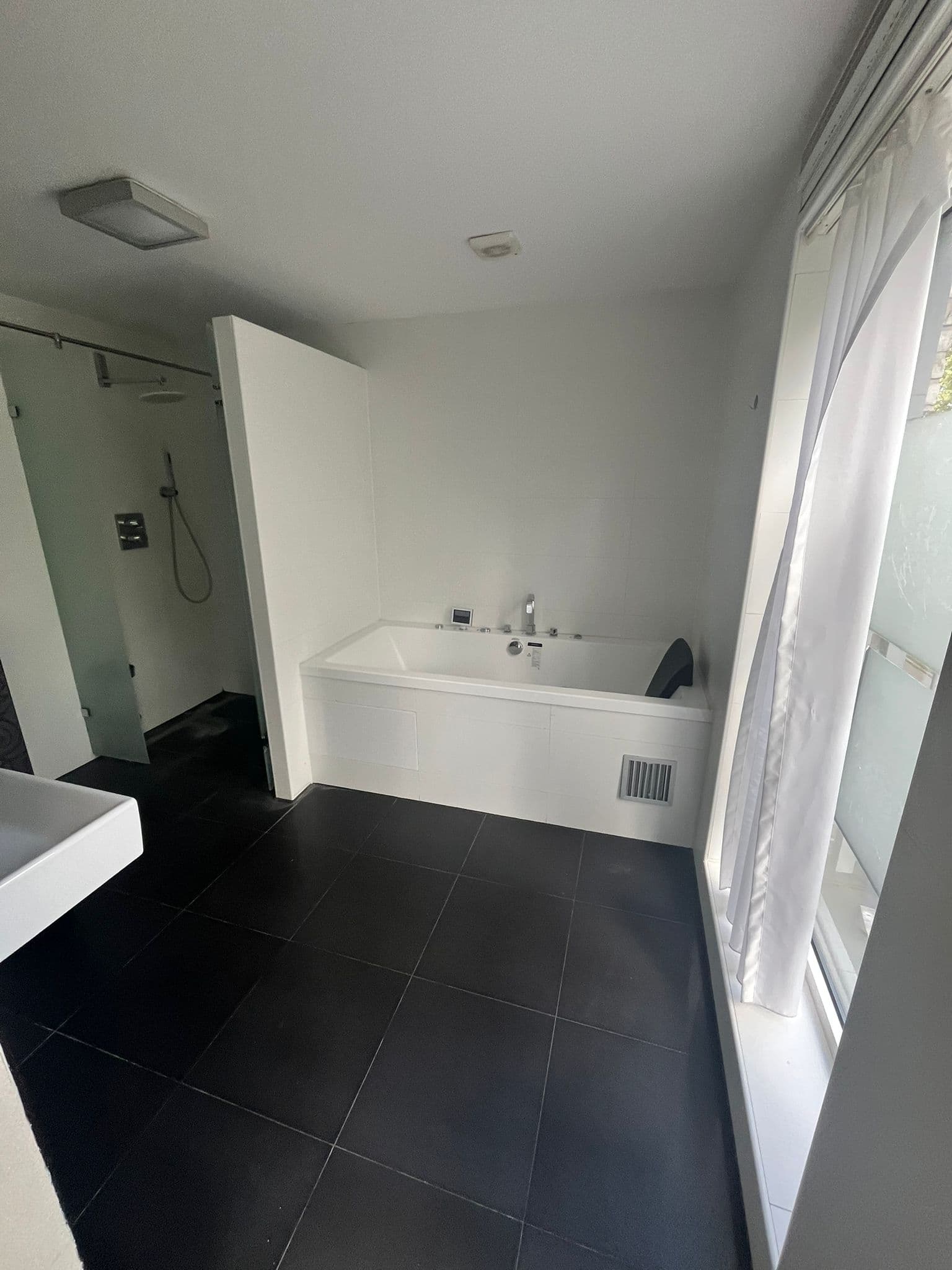 show all photos of Troelstralaan