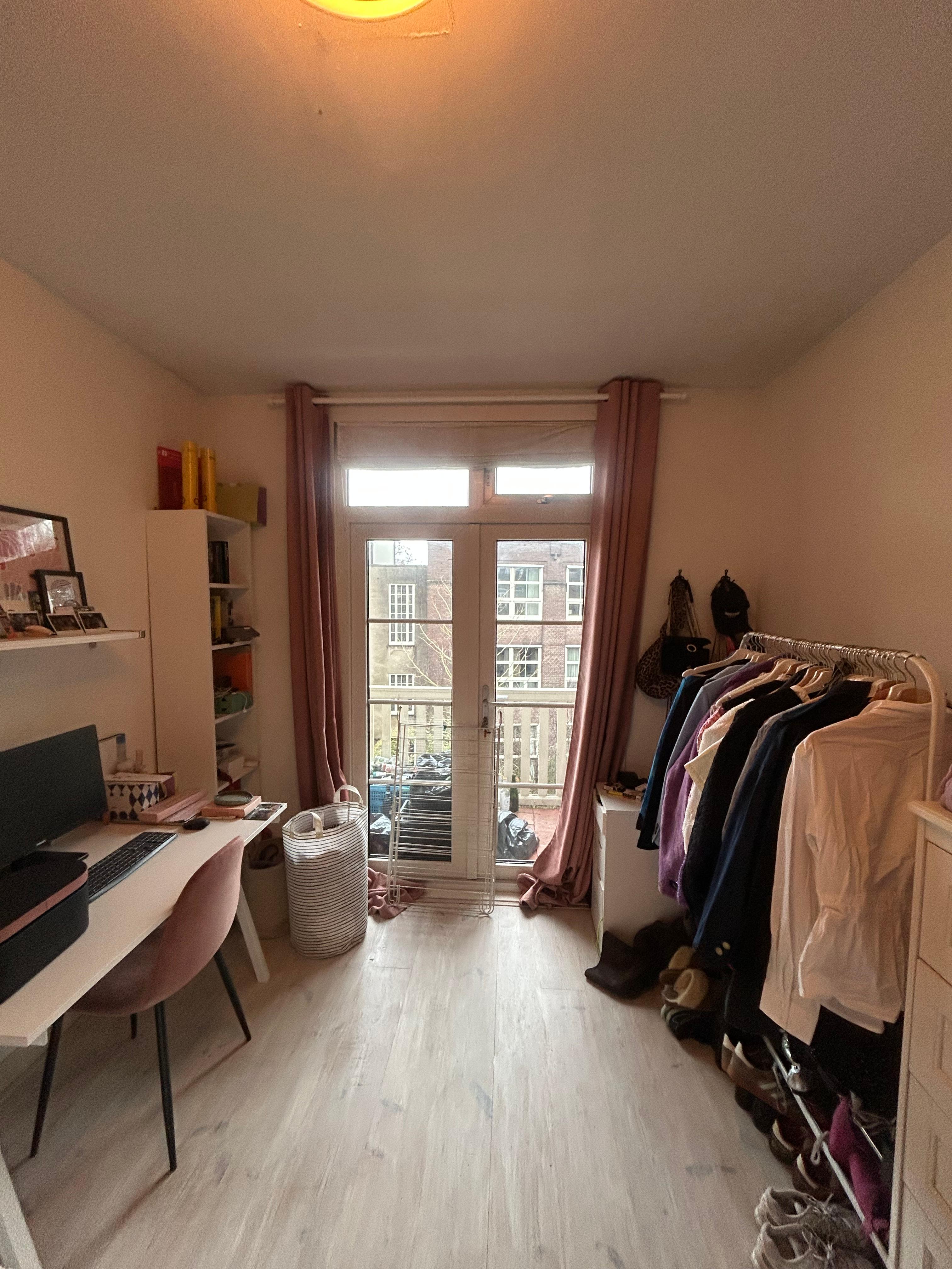 show all photos of Churchill-laan