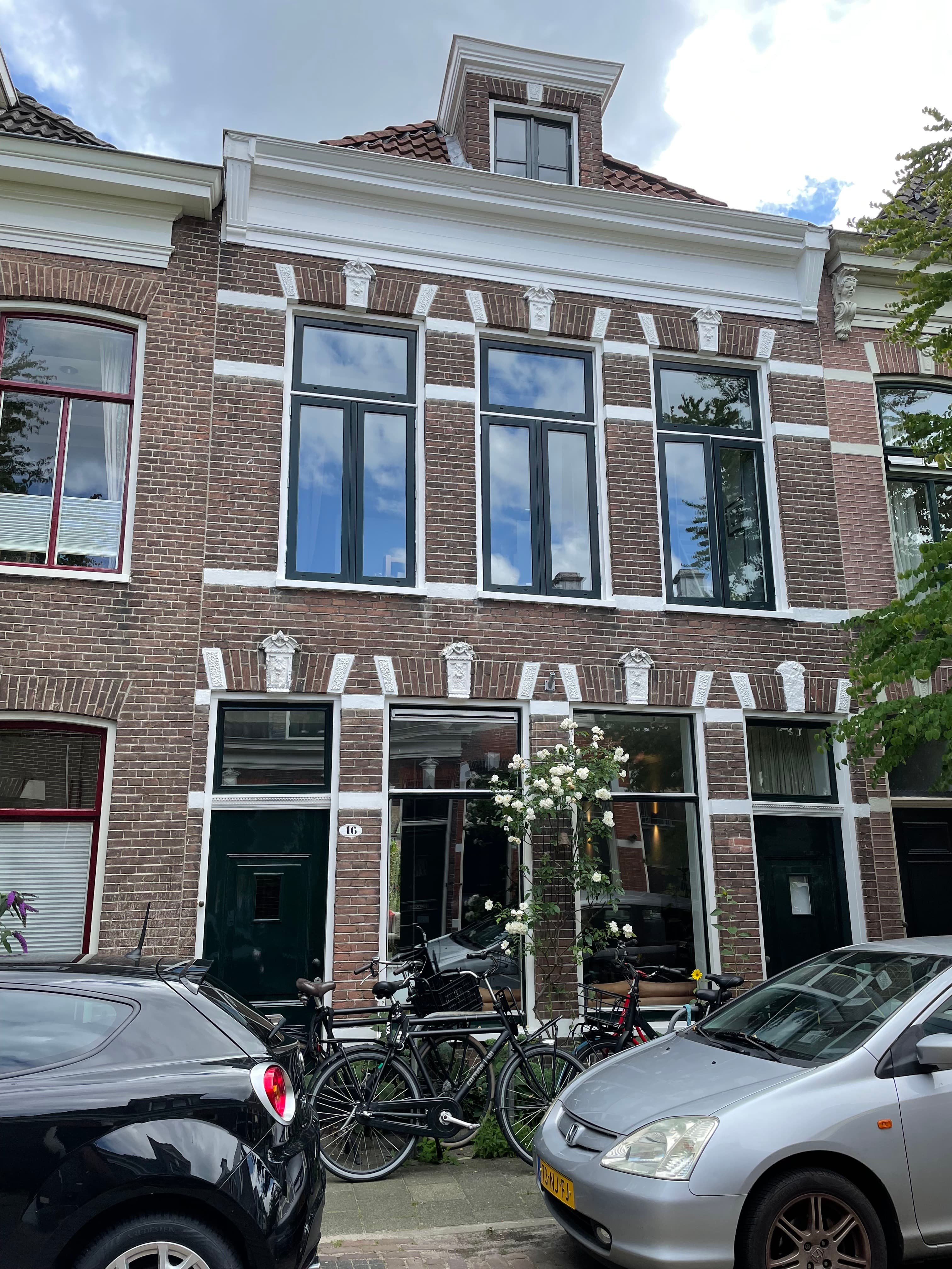 show all photos of Leeuwarderstraat