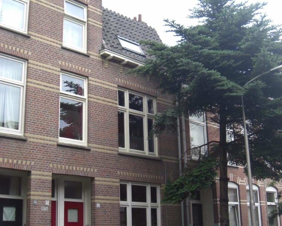 show all photos of Bronsgeeststraat