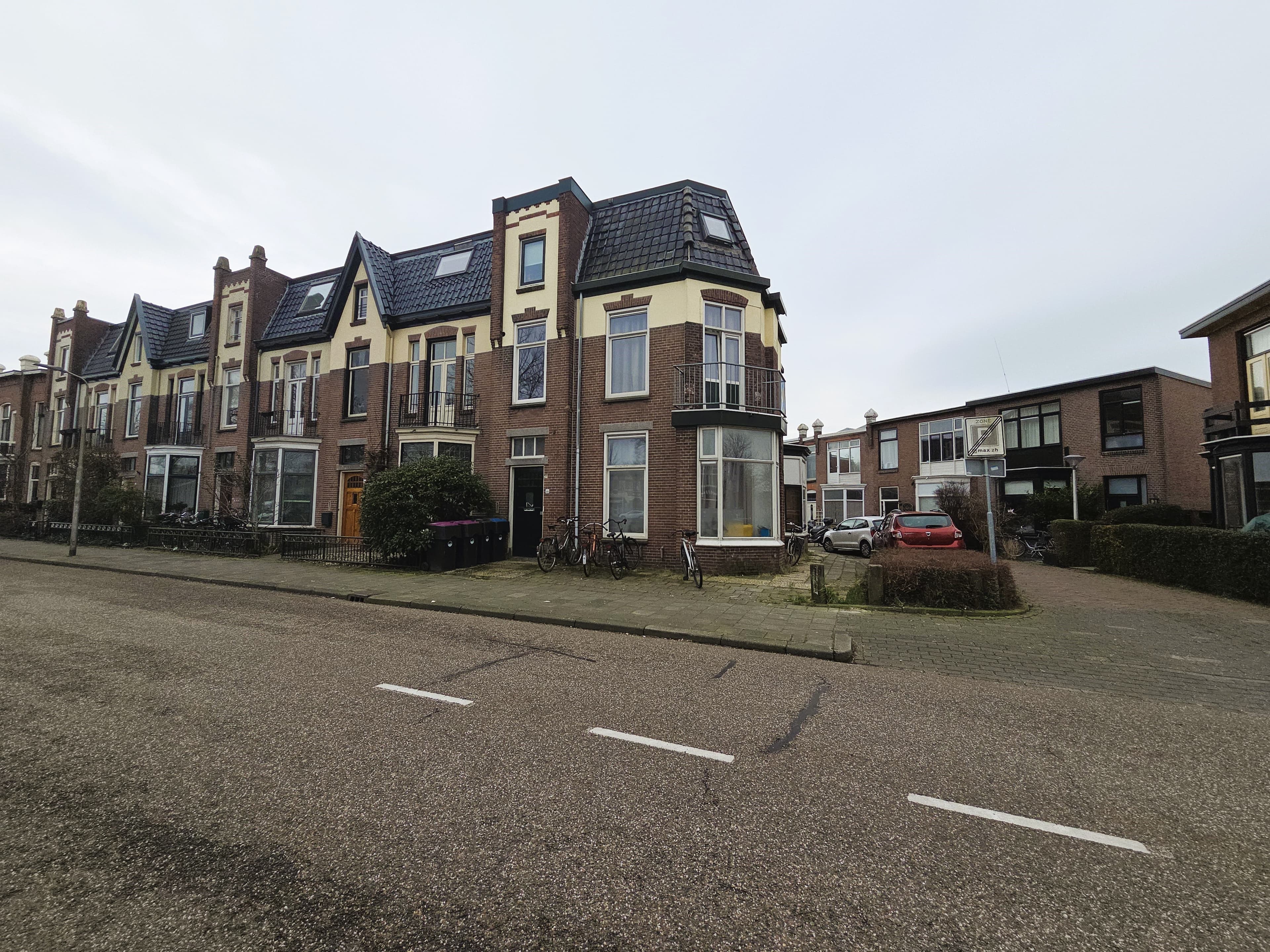 show all photos of Spoorstraat