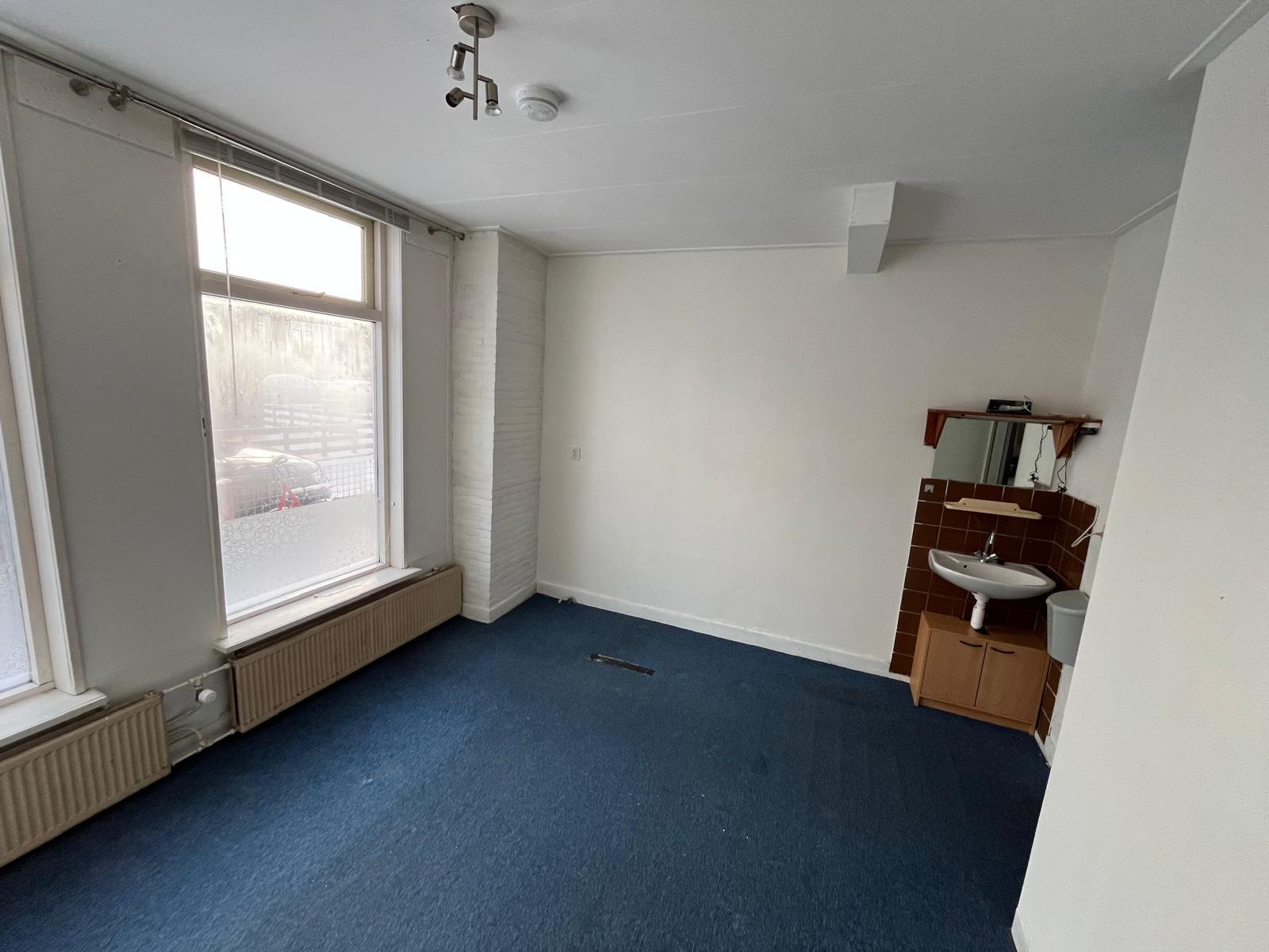 show all photos of van Sytzamastraat