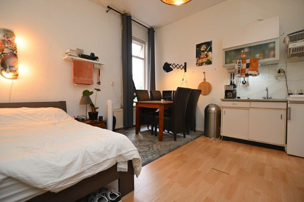 show all photos of Violenstraat