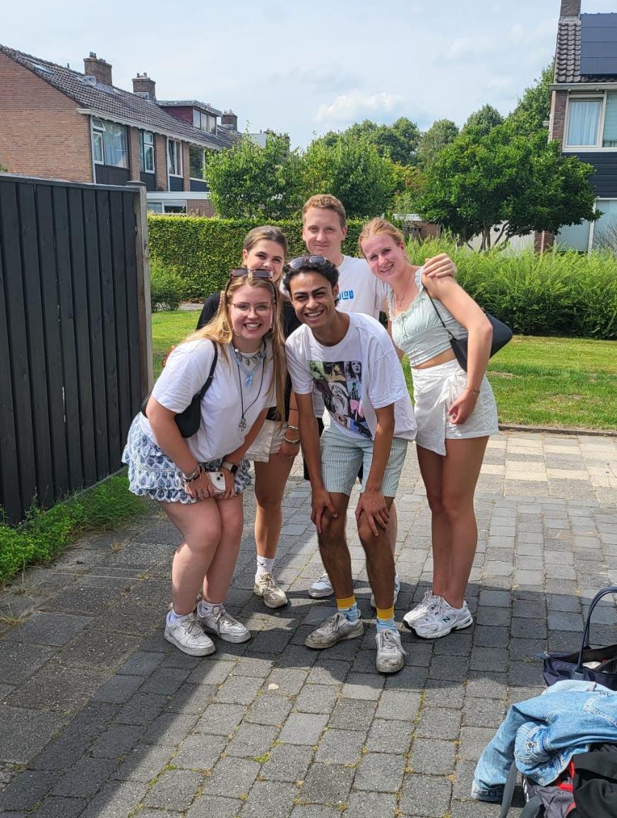 show all photos of Vrouwenweg