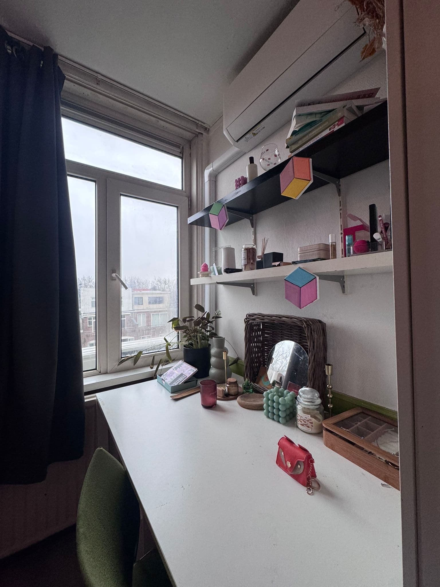 show all photos of Adrien Mildersstraat