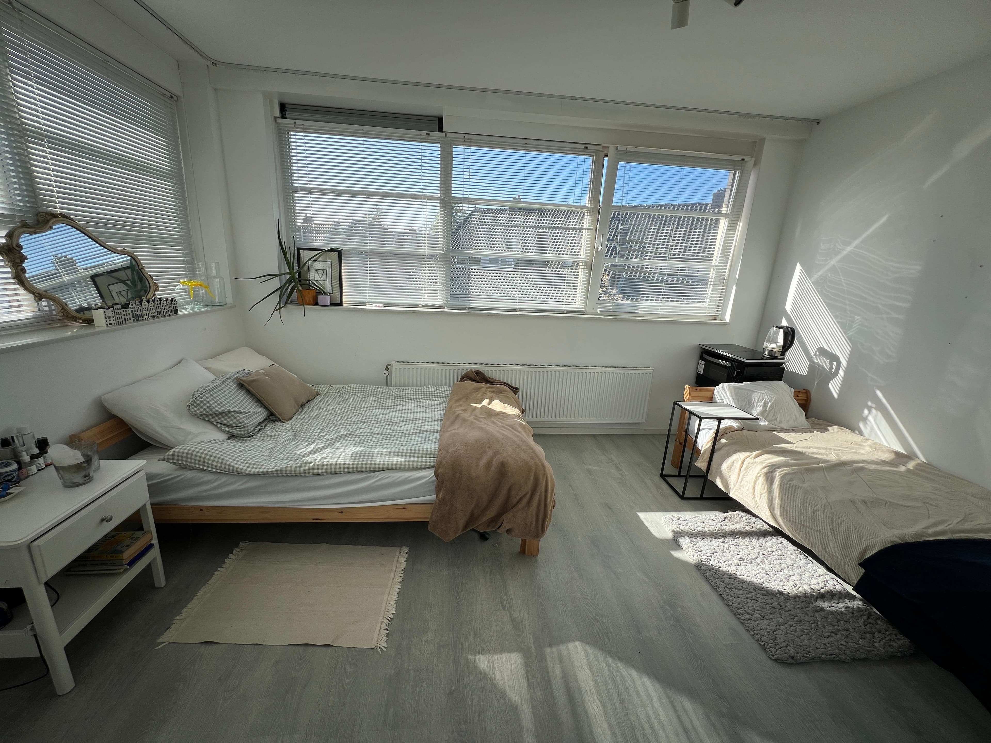 show all photos of Binnendoor