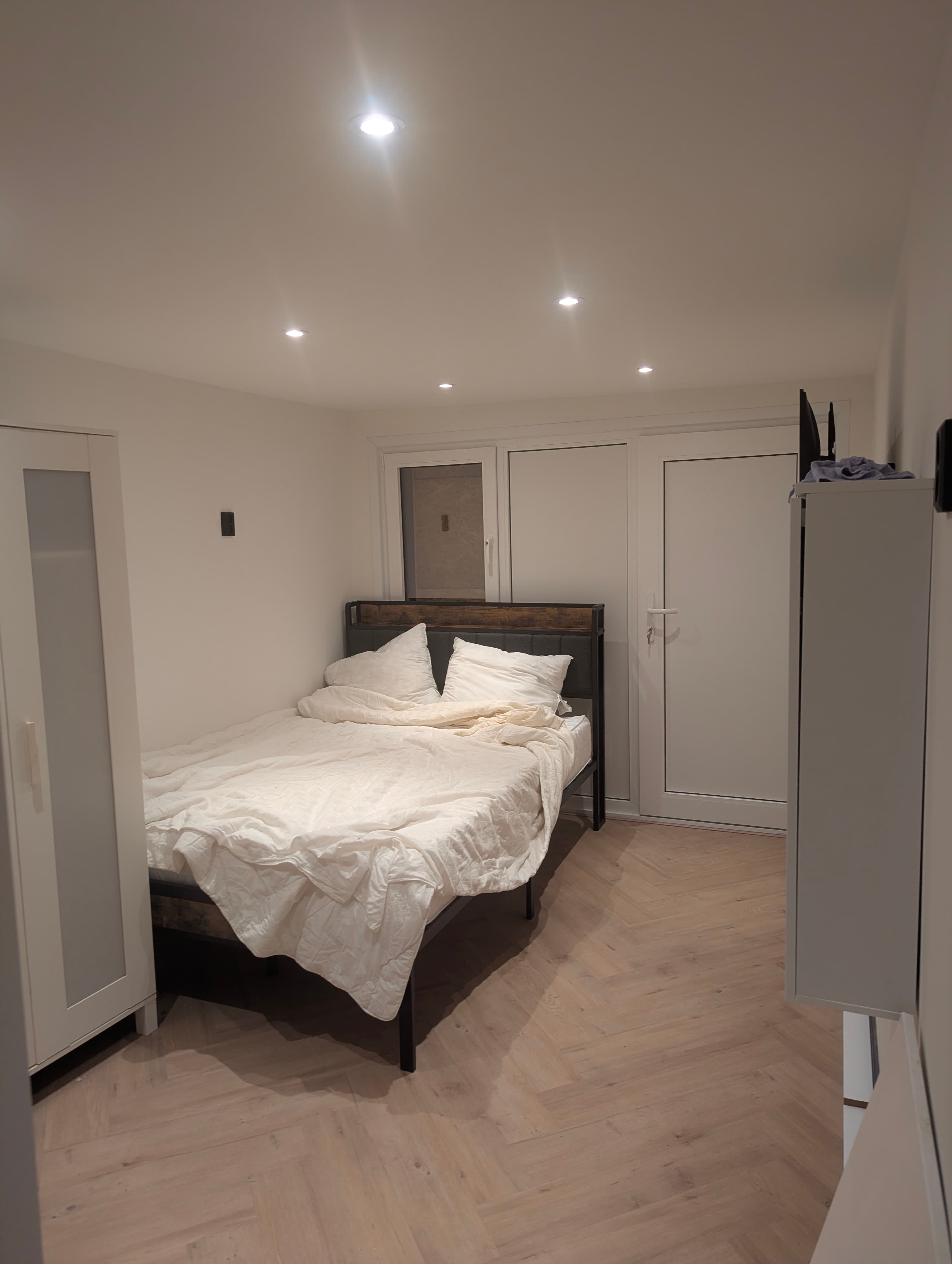 show all photos of Glenn Millerweg