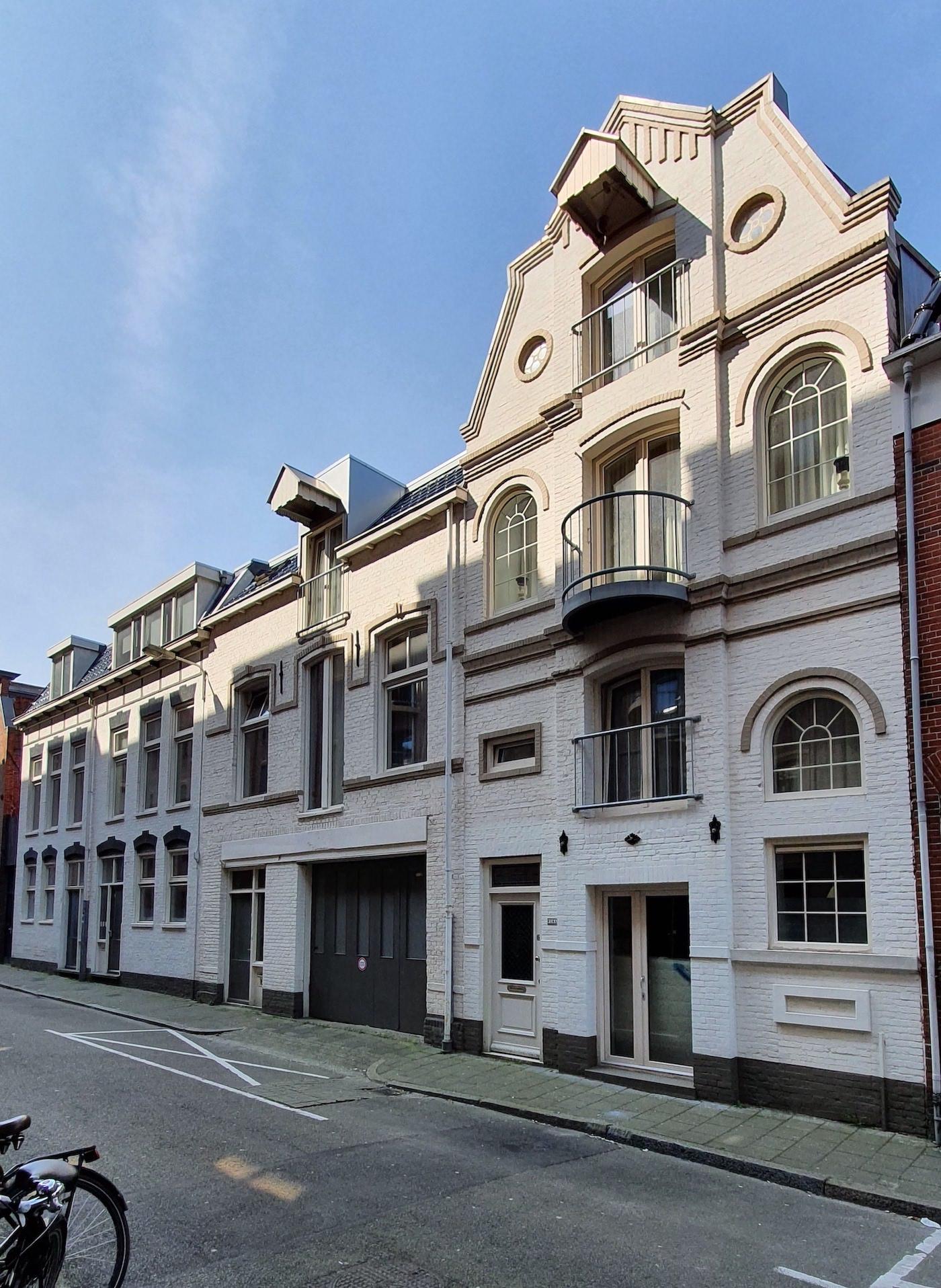 show all photos of Lijnbaanstraat