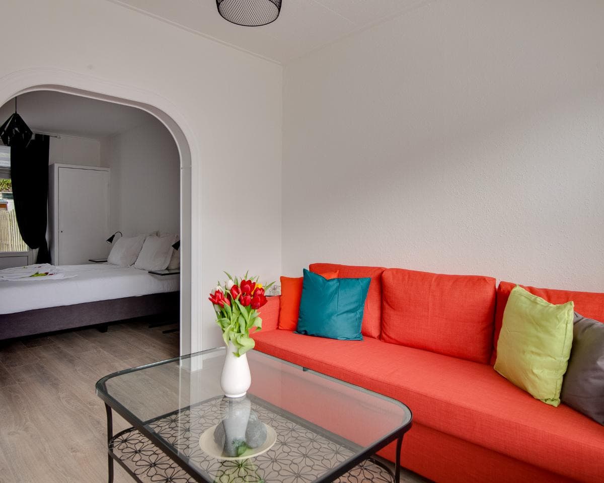 show all photos of Laan van Nieuw-Guinea