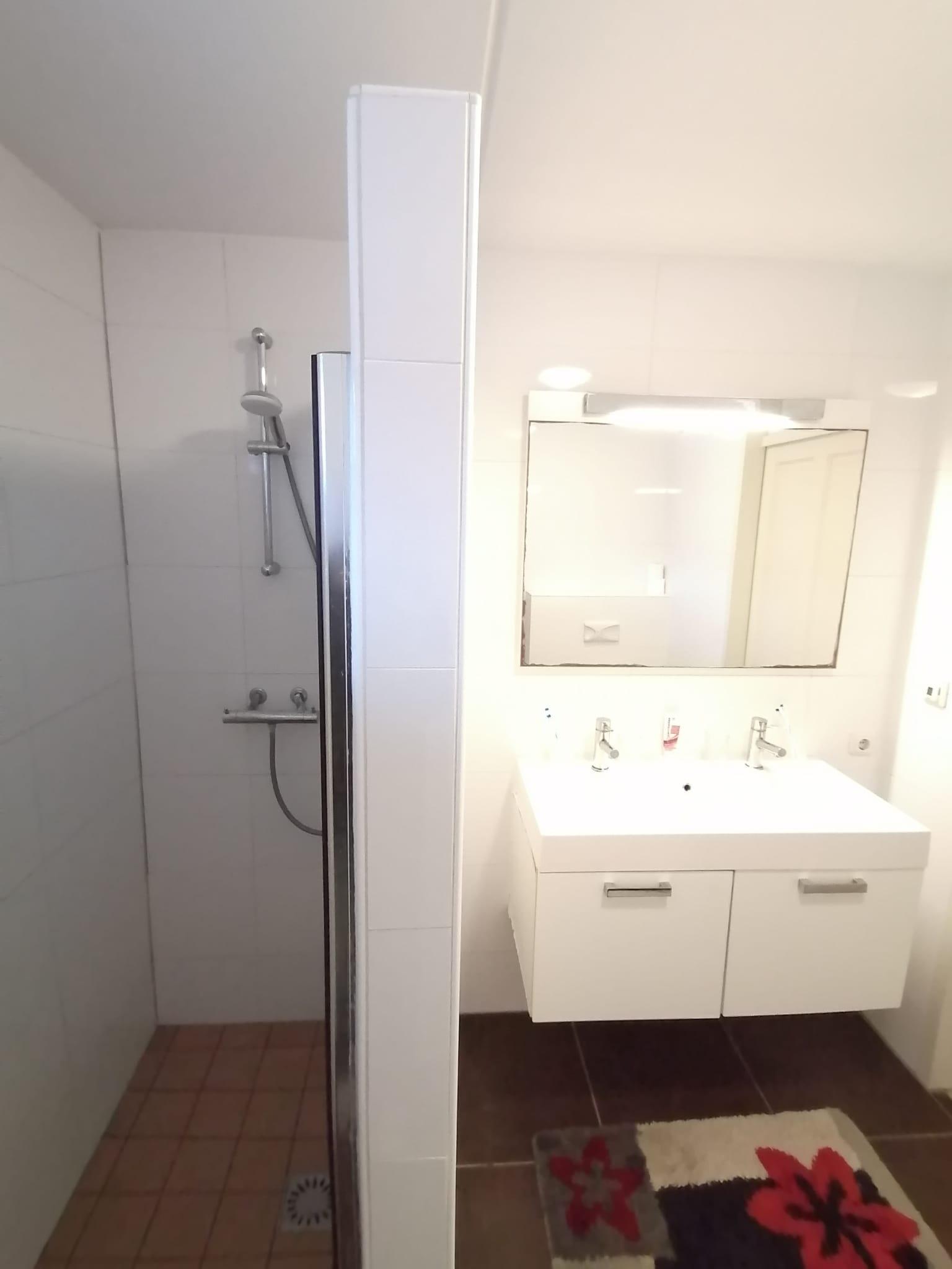 show all photos of Distelbergstraat