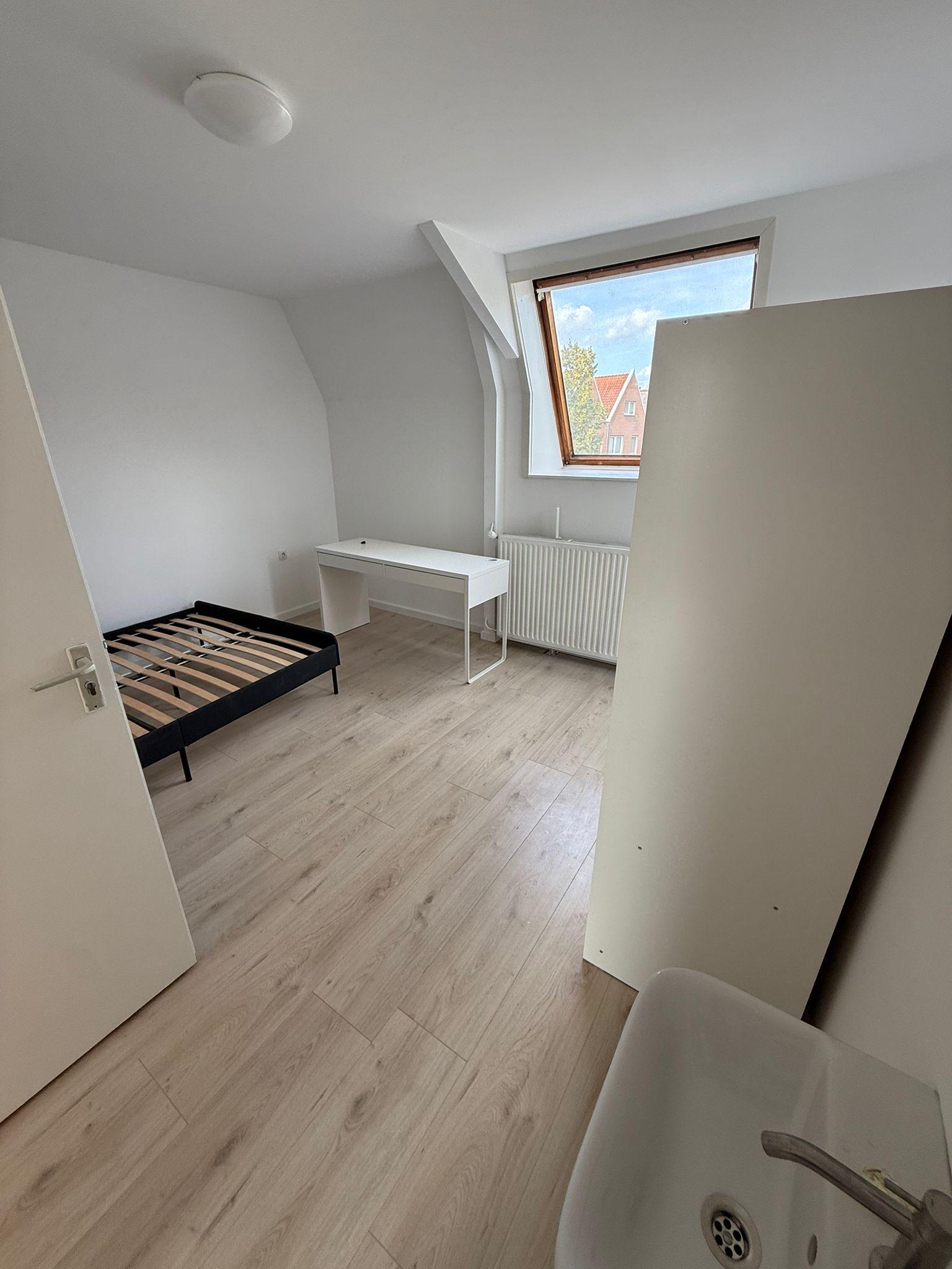 show all photos of Roomweg