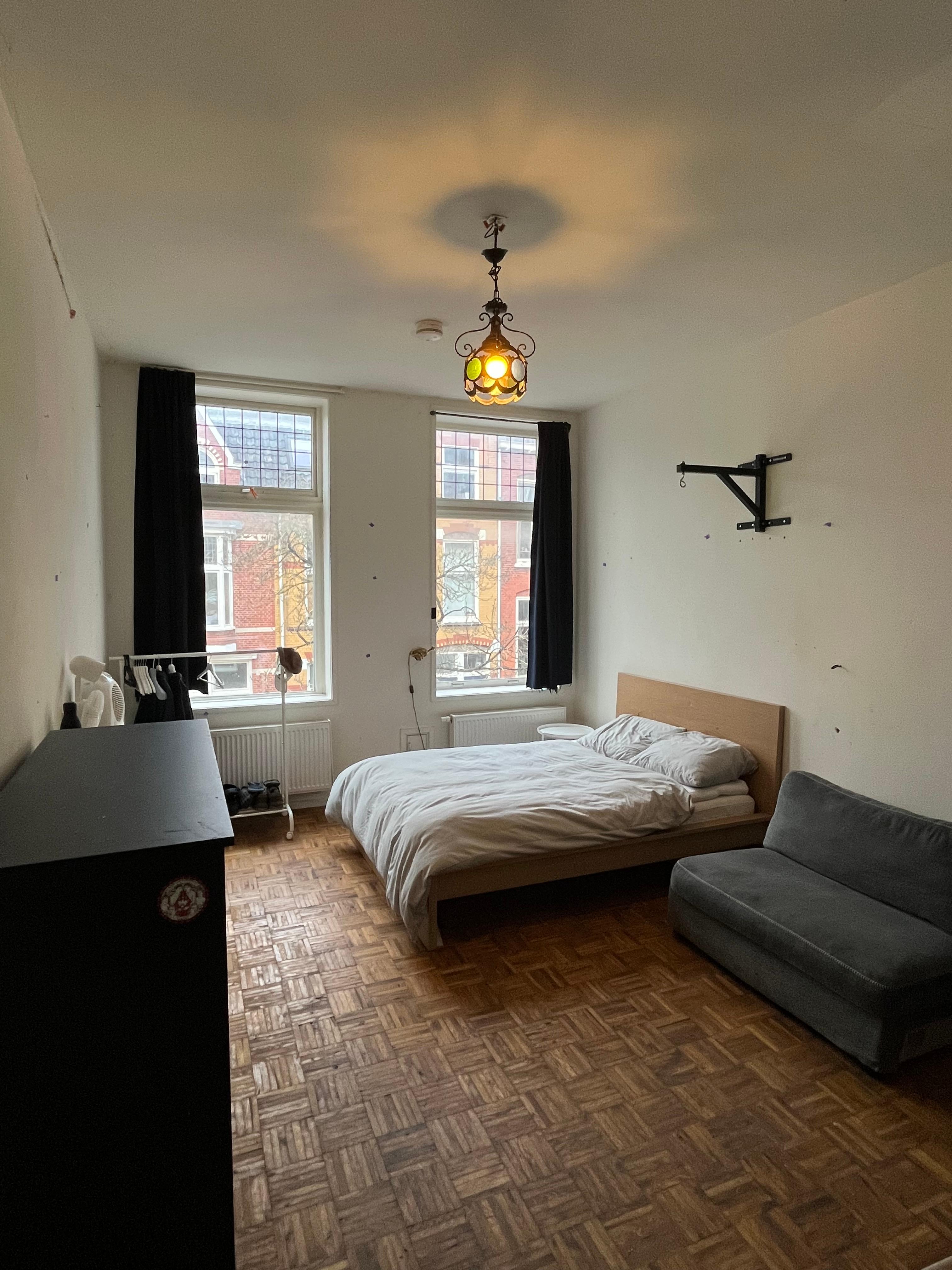 show all photos of Jozef Israelsplein