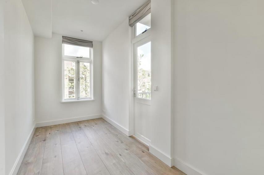 show all photos of Elisabeth Wolffstraat