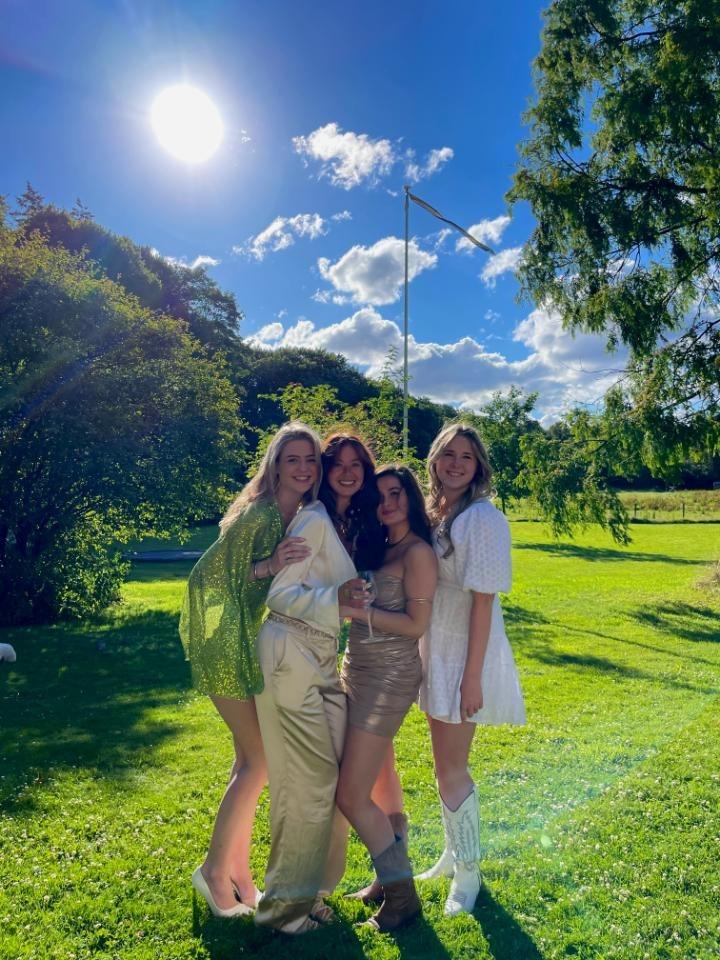 show all photos of Mina Krusemanstraat