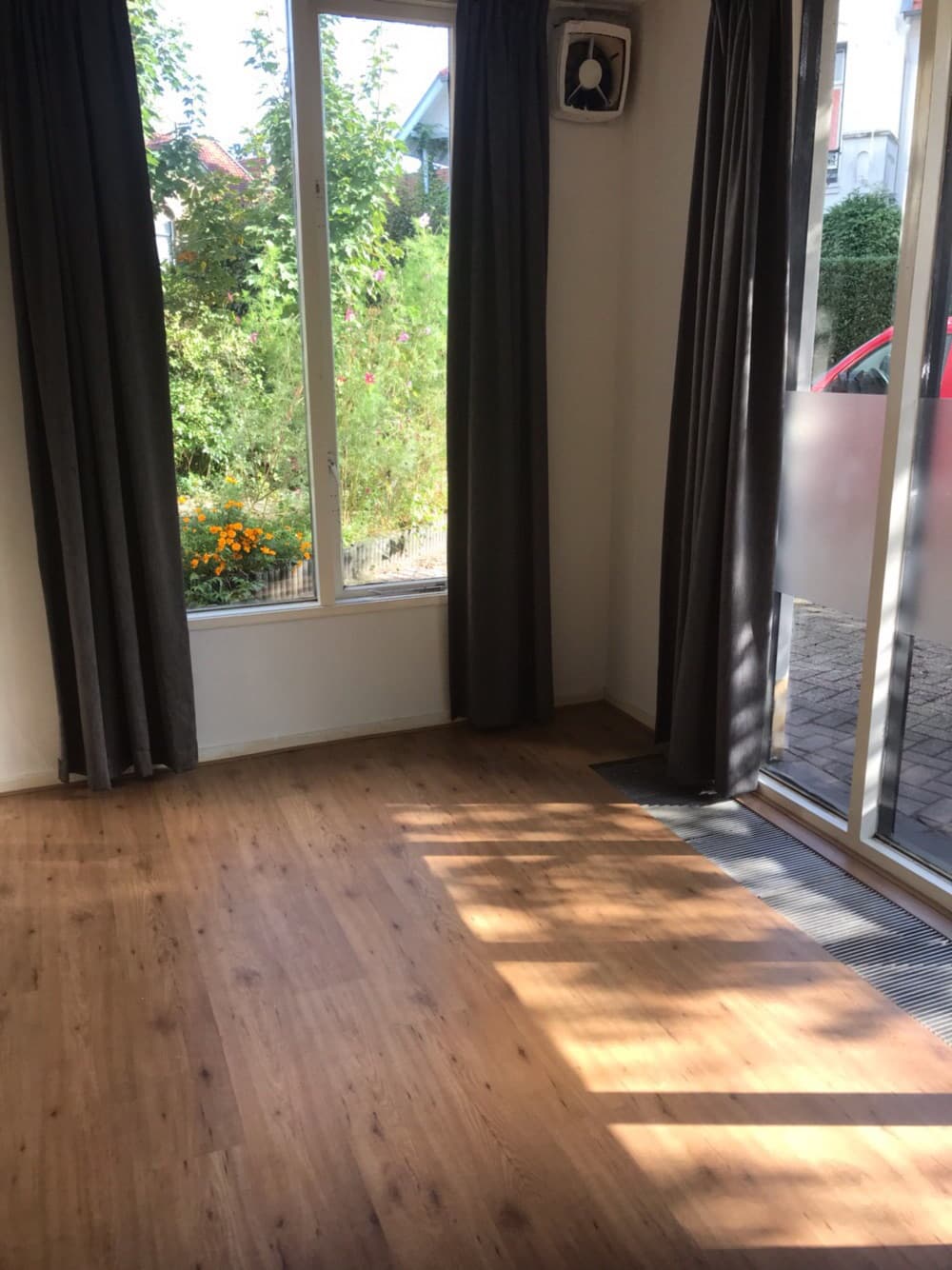 show all photos of Wilhelminalaan