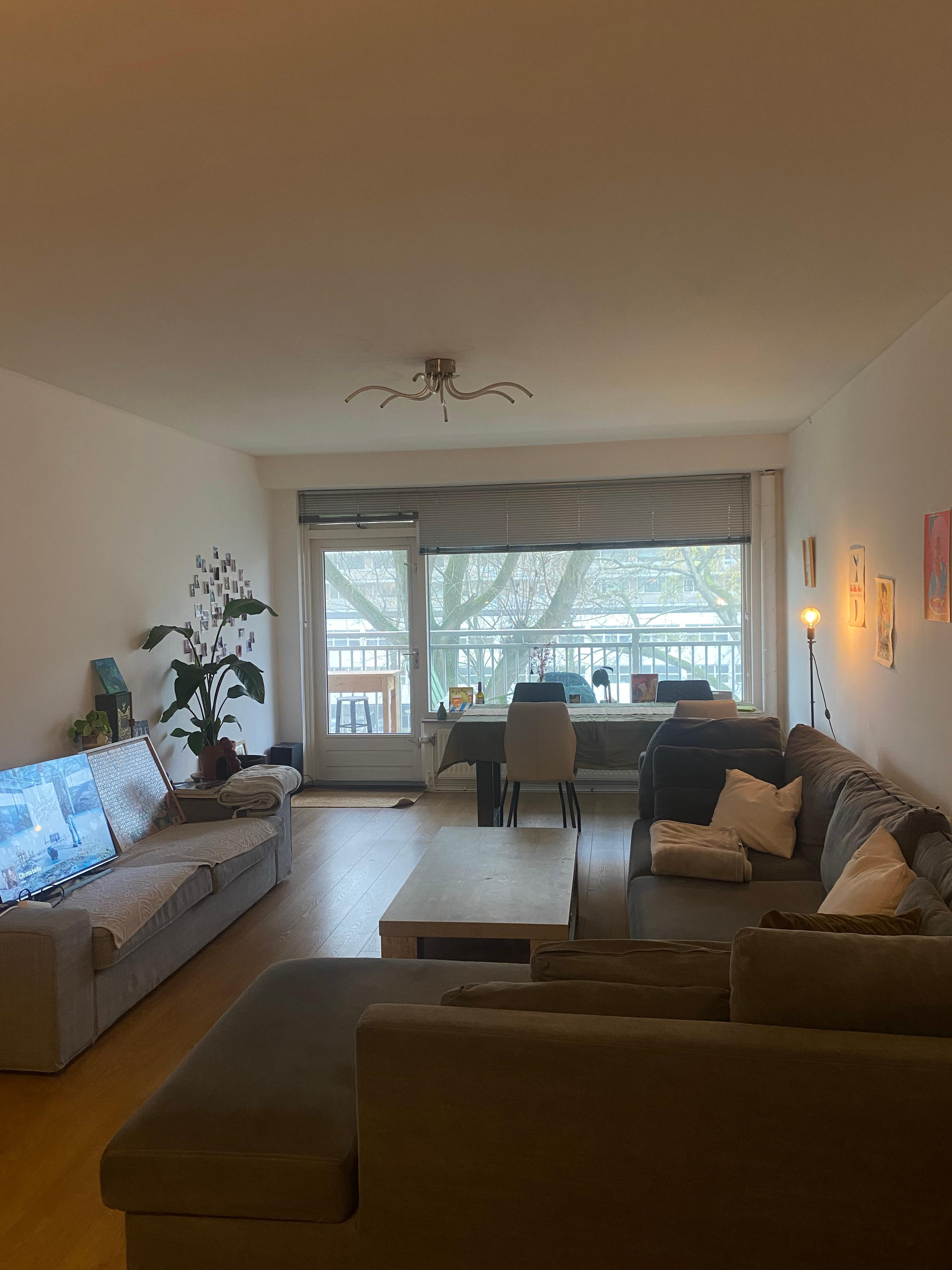 show all photos of Arent Janszoon Ernststraat