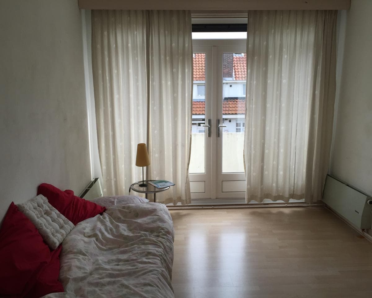 show all photos of Laakkade