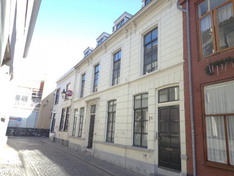show all photos of Waterstraat