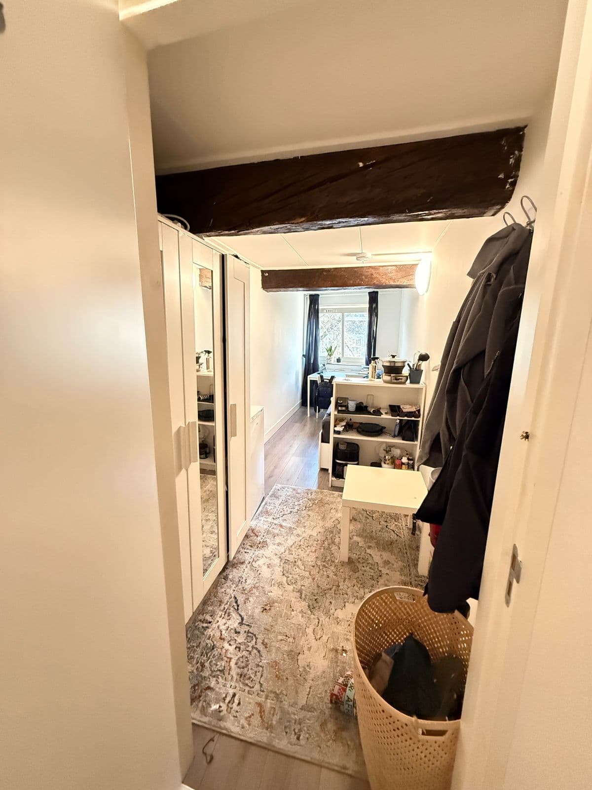 show all photos of Grote Looiersstraat