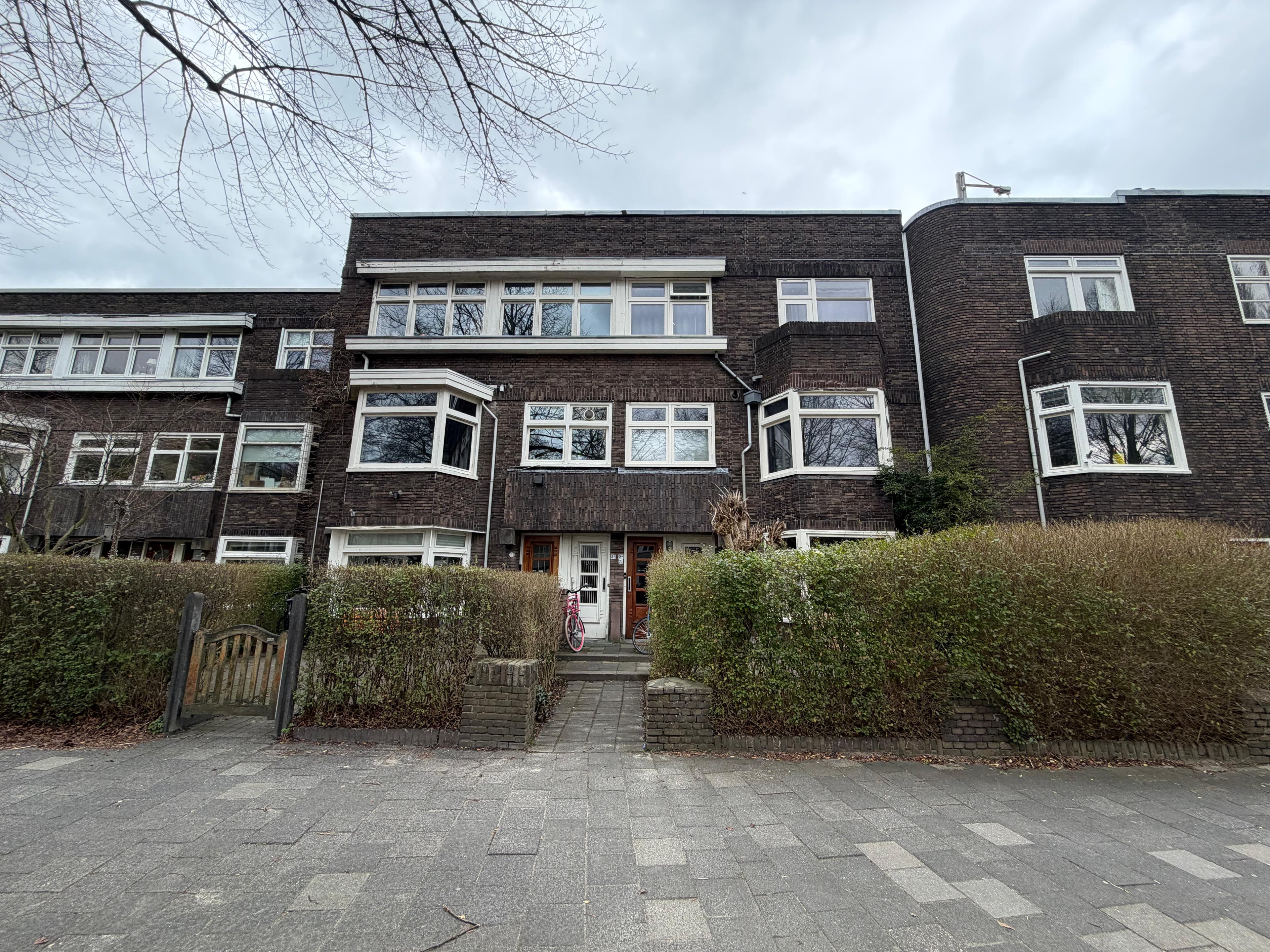 show all photos of S.S. Rosensteinlaan