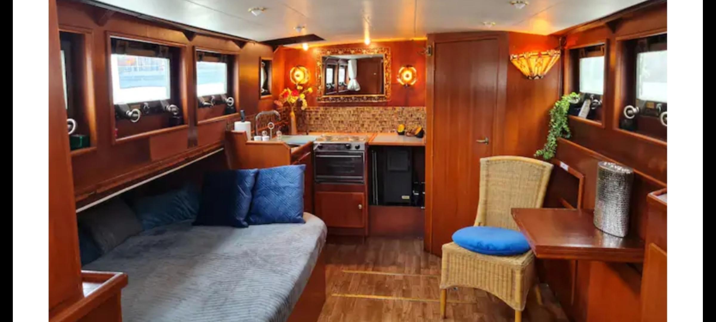 show all photos of J.B. Bakemakade