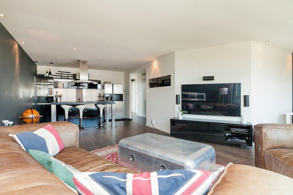 show all photos of Pieter Oosterhuisstraat