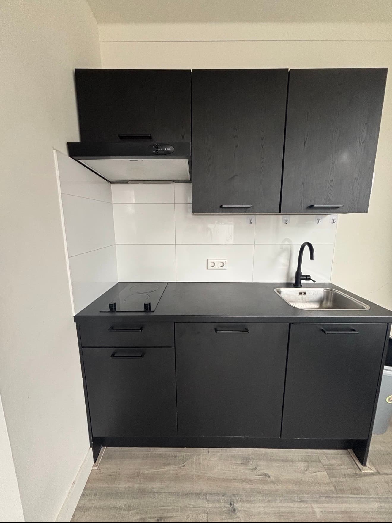 show all photos of Laaressingel