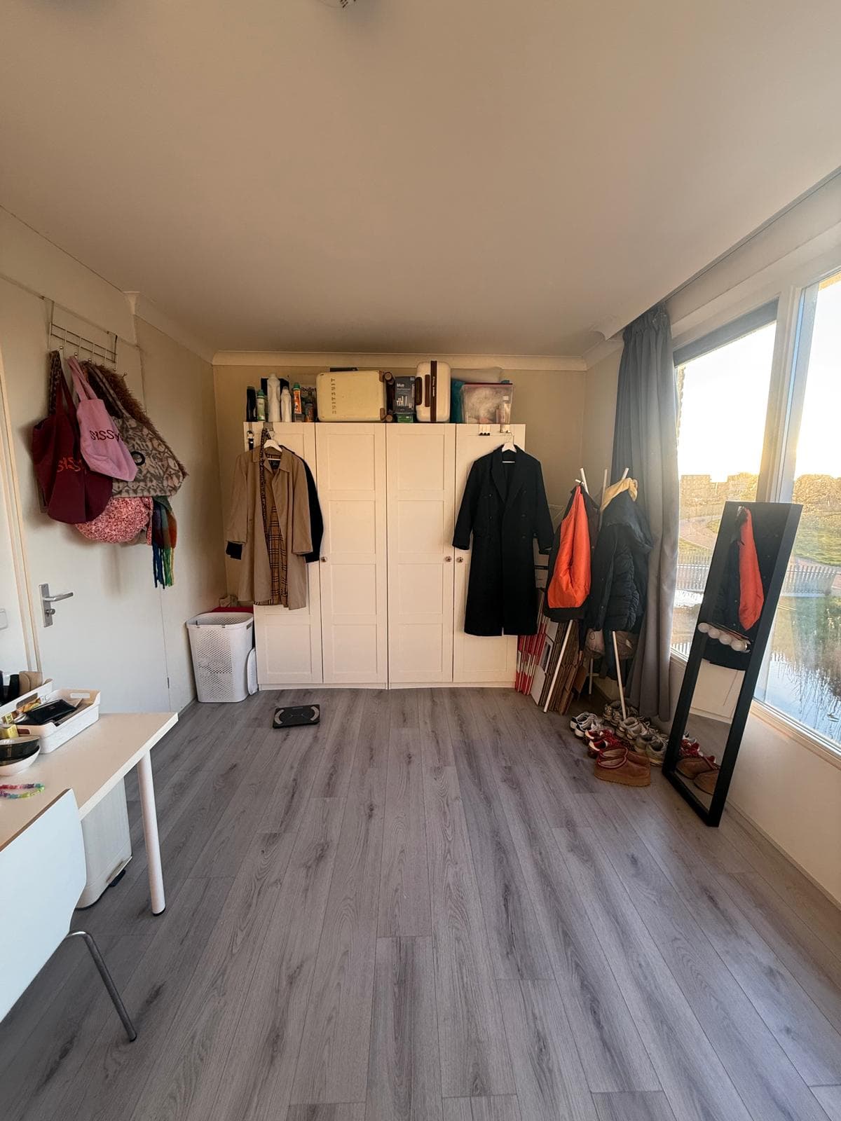 show all photos of Beneluxlaan