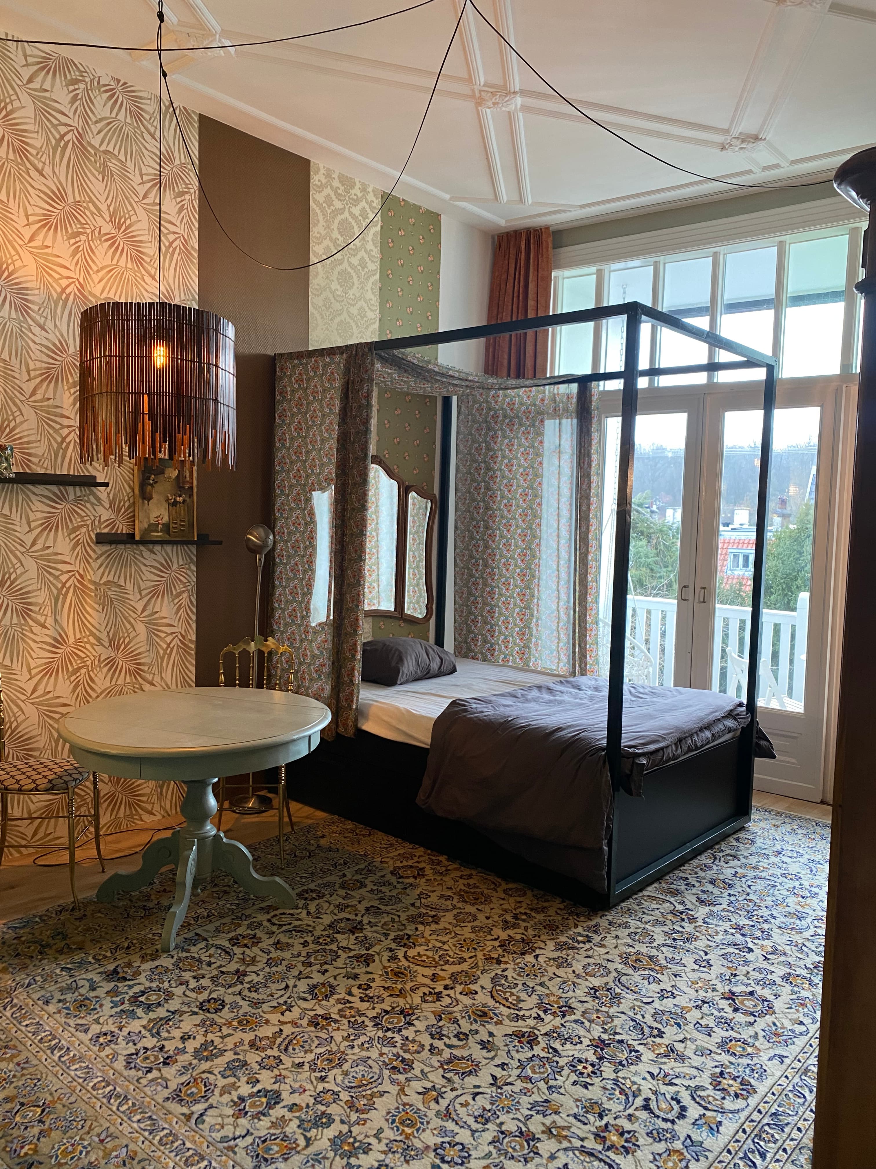 show all photos of Sweerts de Landasstraat