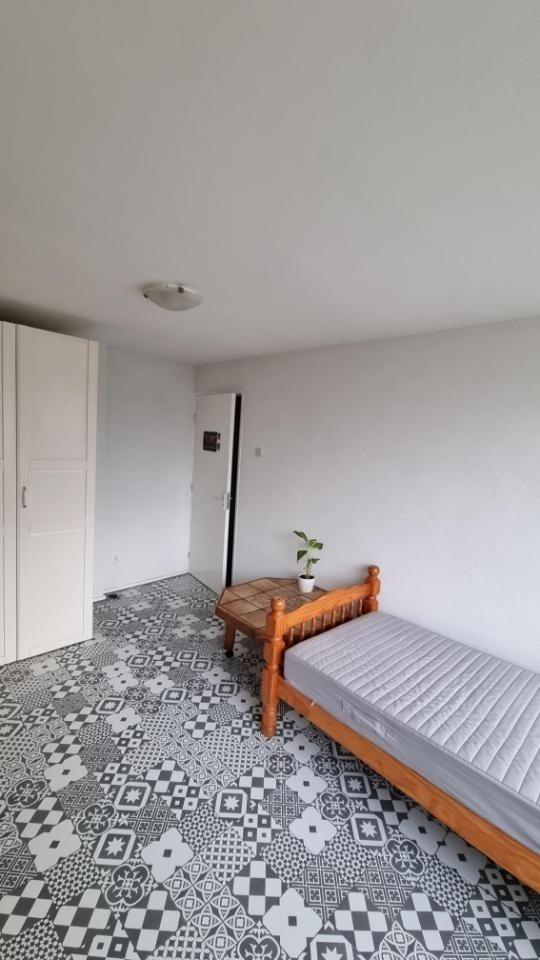 show all photos of Comeniuslaan