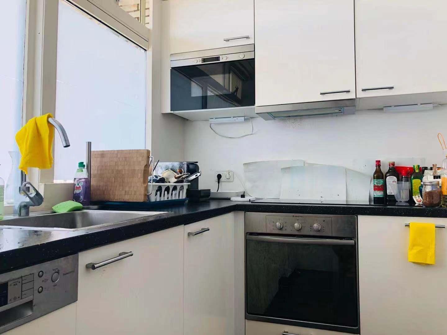 show all photos of Rembrandtweg