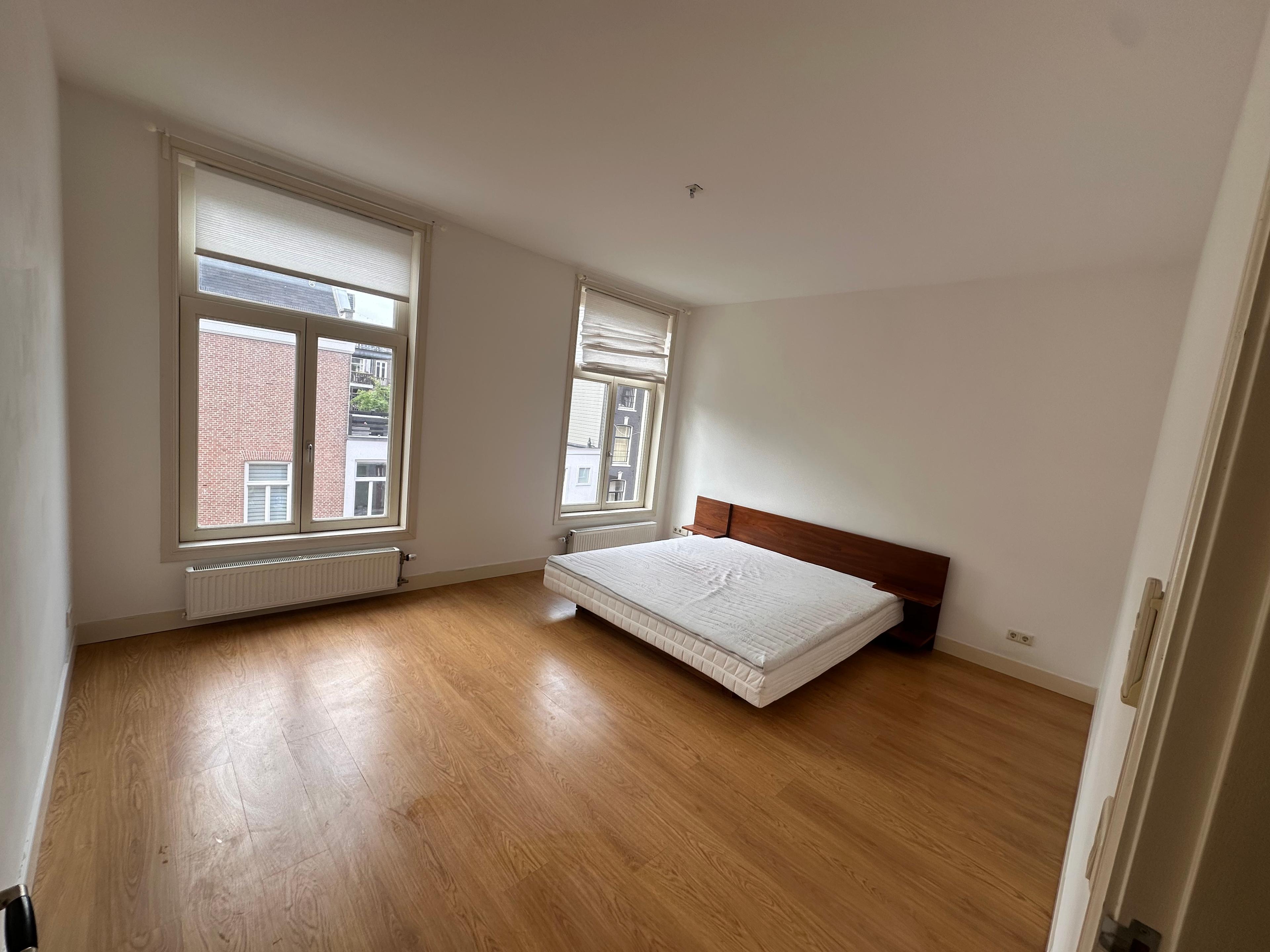 show all photos of Ferdinand Bolstraat