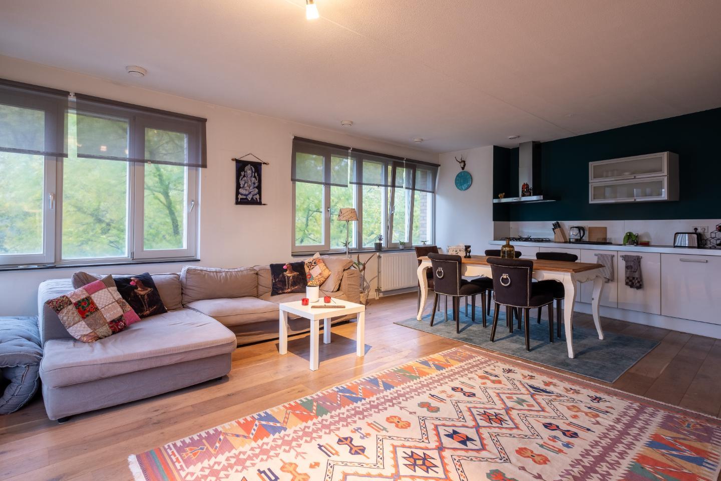 show all photos of Hoofdweg